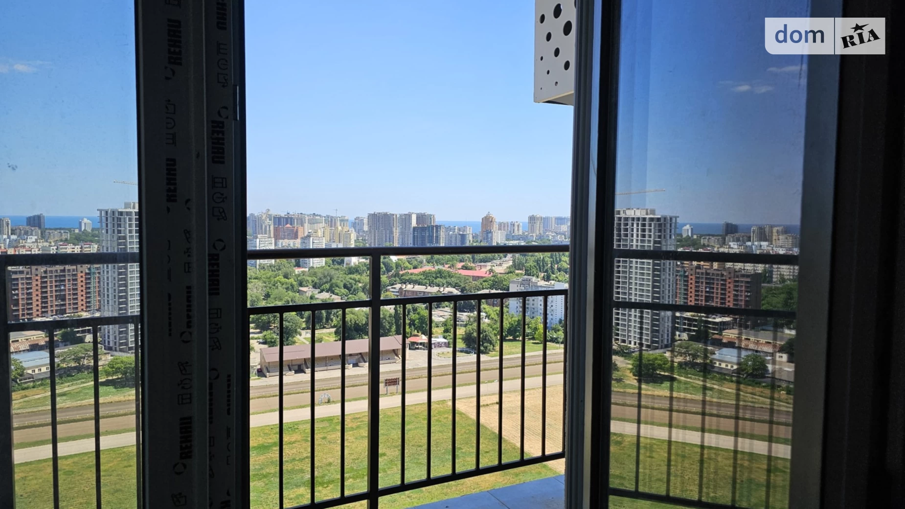 Продается 1-комнатная квартира 43 кв. м в Одессе, ул. Краснова - фото 2