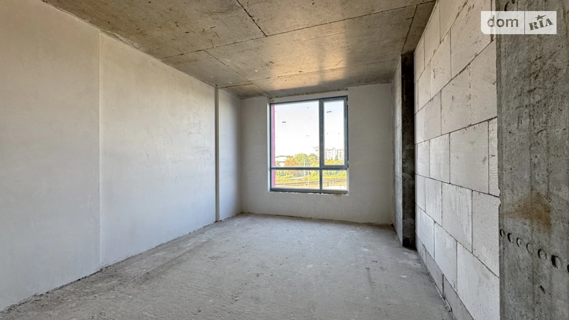 Продается 2-комнатная квартира 62 кв. м в Ивано-Франковске, ул. Хриплинская, 9 - фото 2