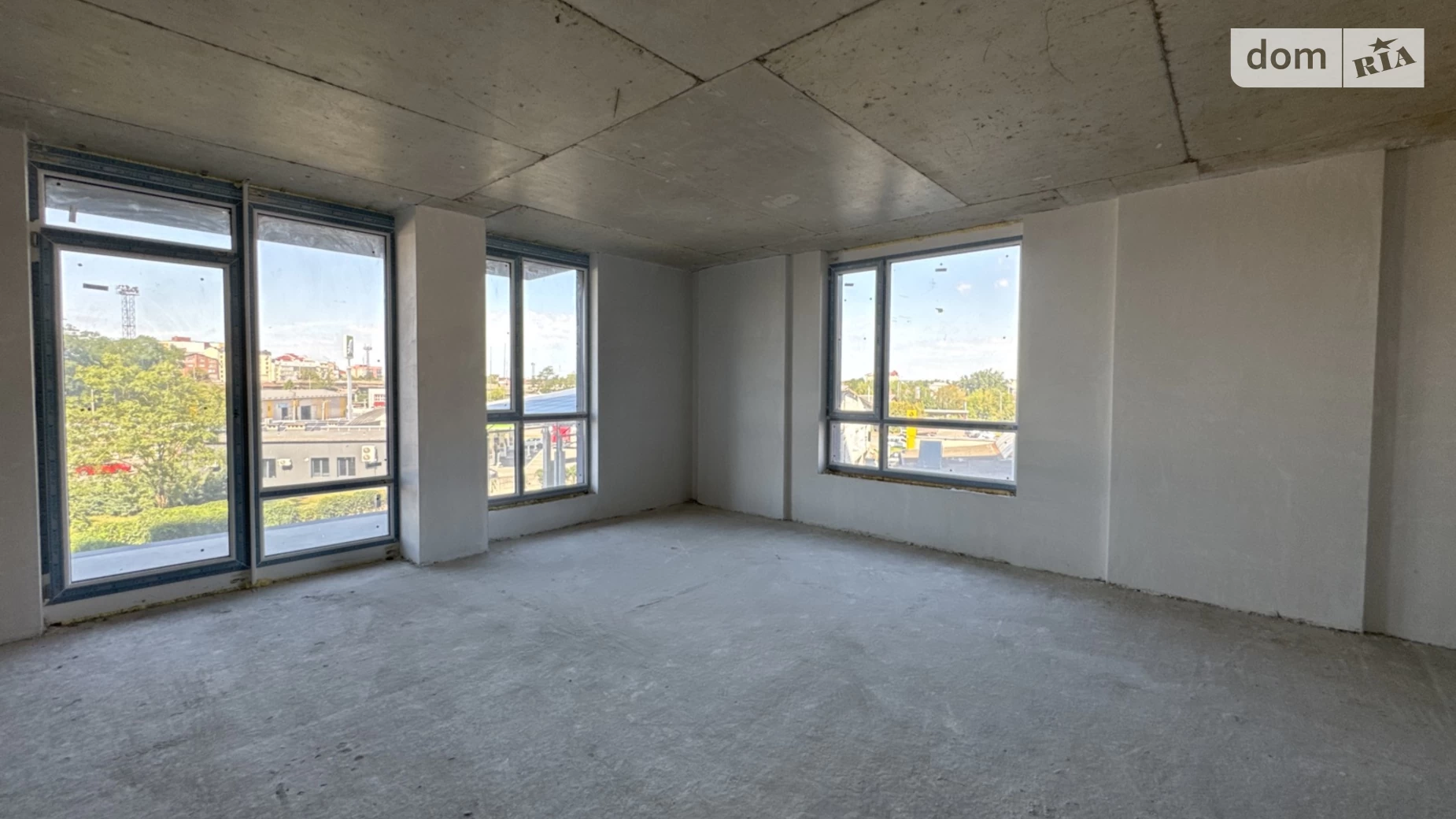 Продается 2-комнатная квартира 102 кв. м в Ивано-Франковске, ул. Хриплинская, 9 - фото 3