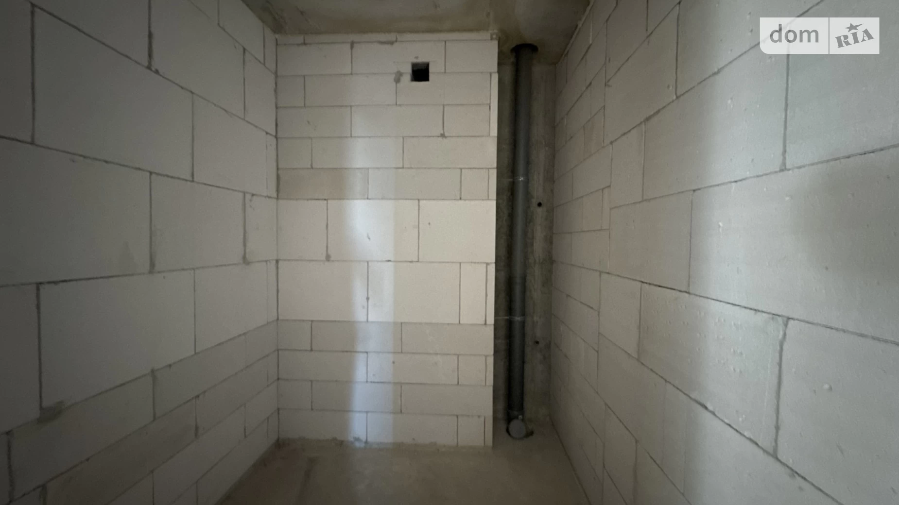 Продается 2-комнатная квартира 56 кв. м в Ивано-Франковске, ул. Хриплинская, 9 - фото 2