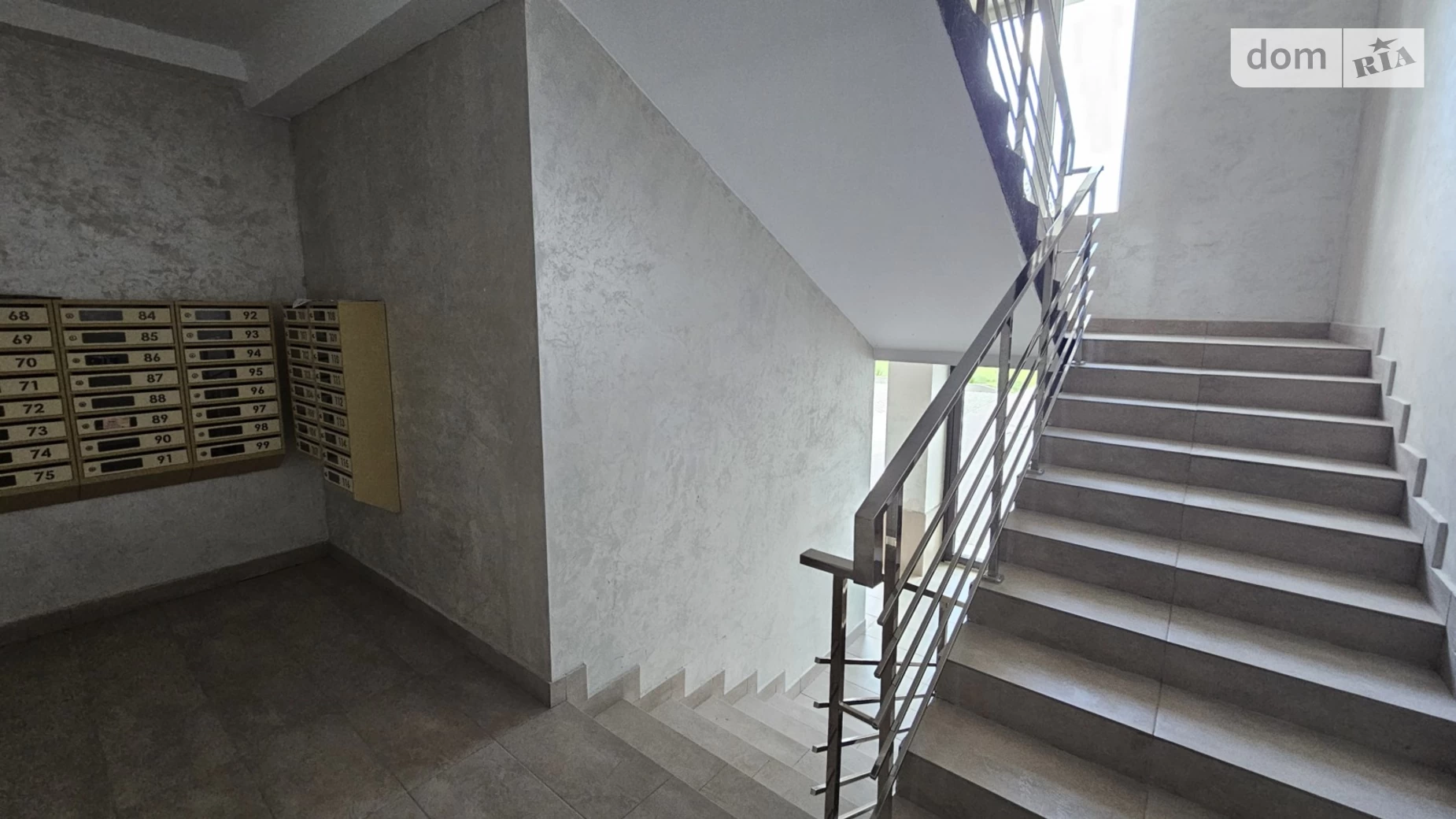 Продается 2-комнатная квартира 69.1 кв. м в Ивано-Франковске, ул. Микитинецкая, 2 - фото 2