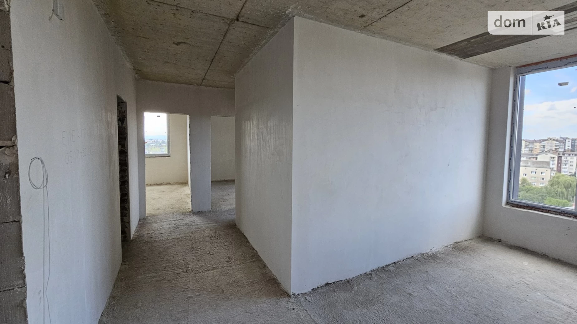 Продается 3-комнатная квартира 73.3 кв. м в Ивано-Франковске, ул. Микитинецкая, 2 - фото 3