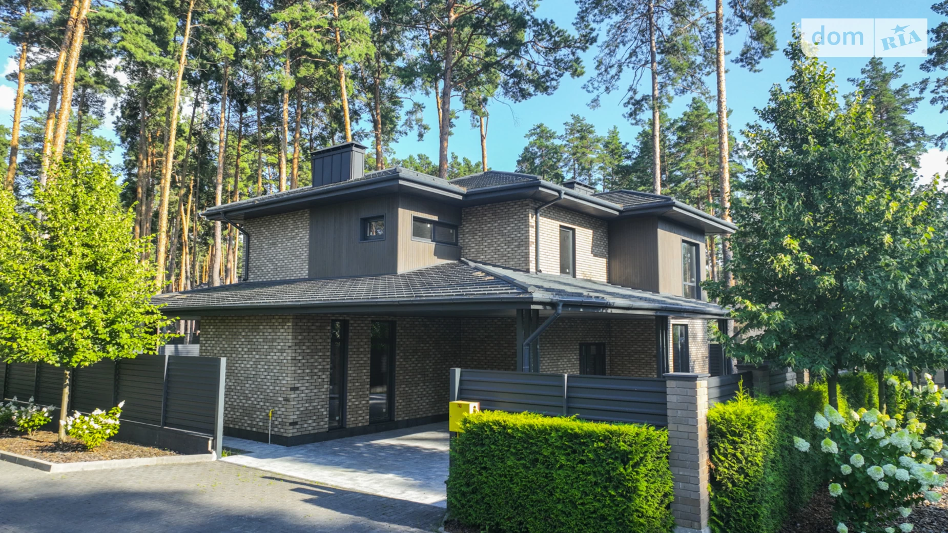 Продается дом на 2 этажа 327 кв. м с баней/сауной, цена: 440000 $ - фото 2