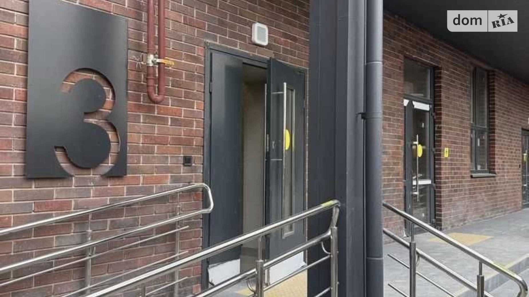 Продается 1-комнатная квартира 52 кв. м в Полтаве, ул. Великотырновская, 9А - фото 2