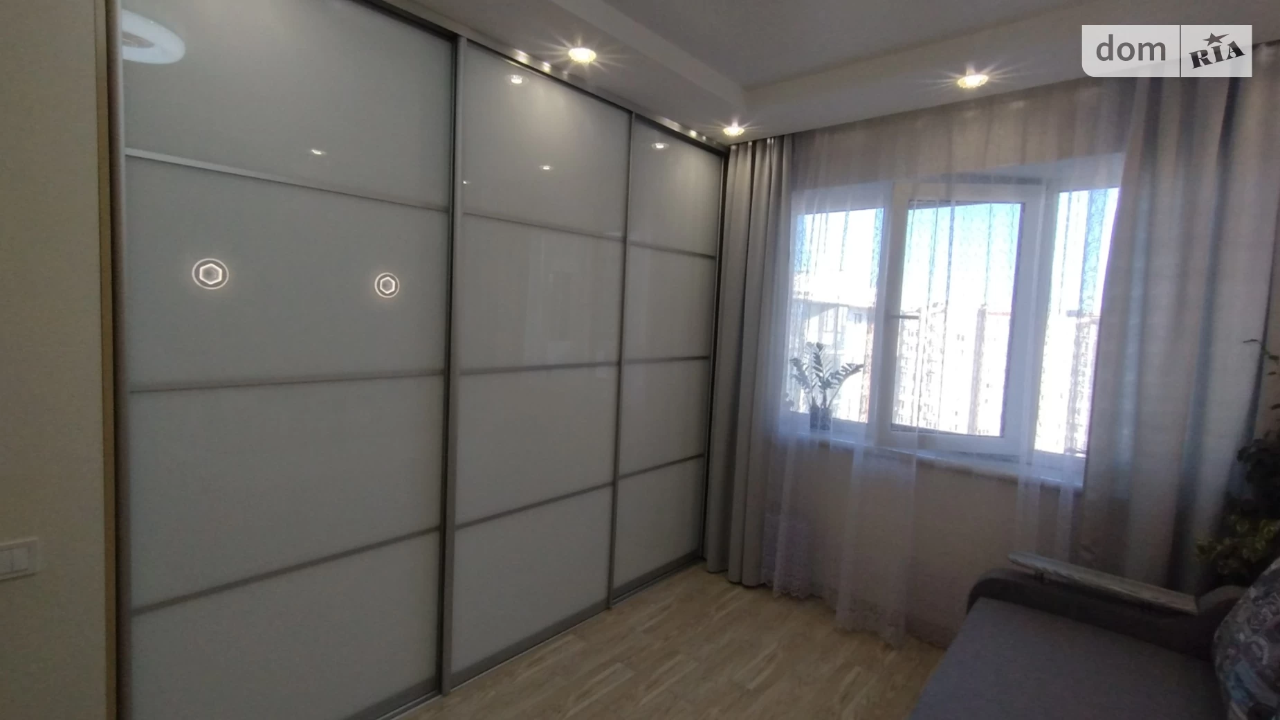 Продається 1-кімнатна квартира 36 кв. м у Одесі, вул. Олексія Вадатурського(Маршала Малиновського), 18 - фото 2