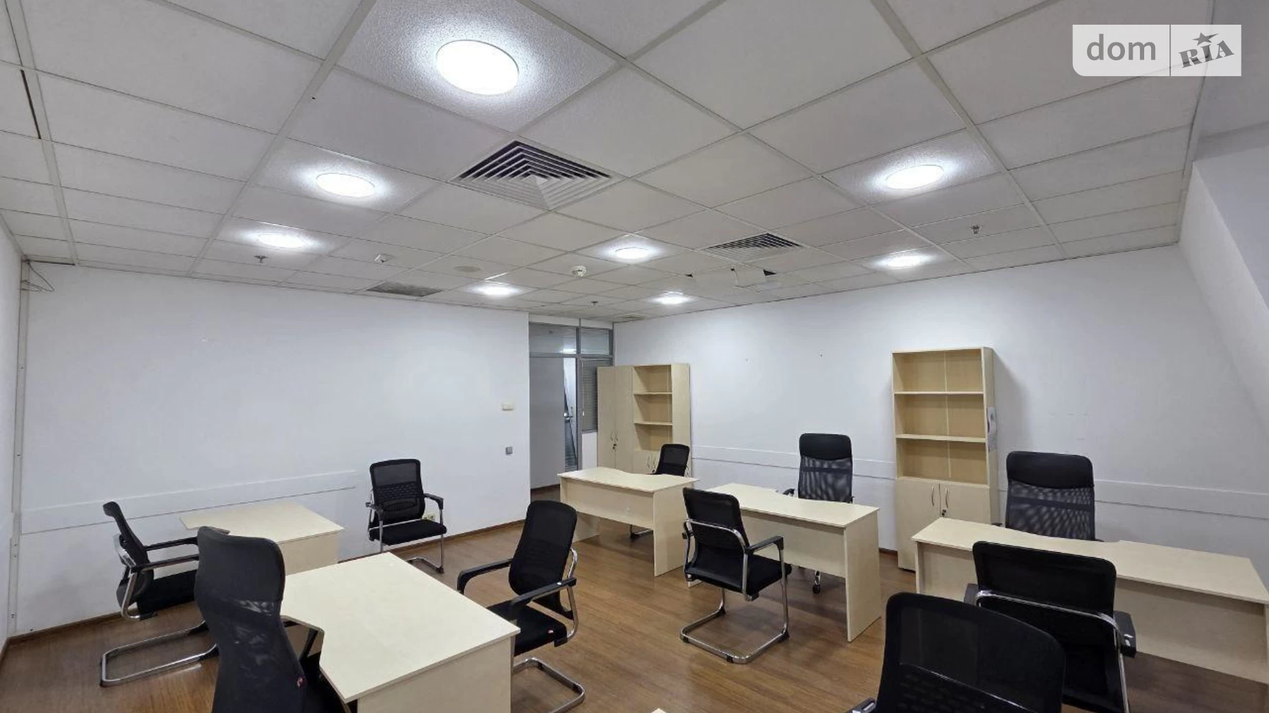 Сдается в аренду офис 230 кв. м в бизнес-центре, цена: 4000 $ - фото 2