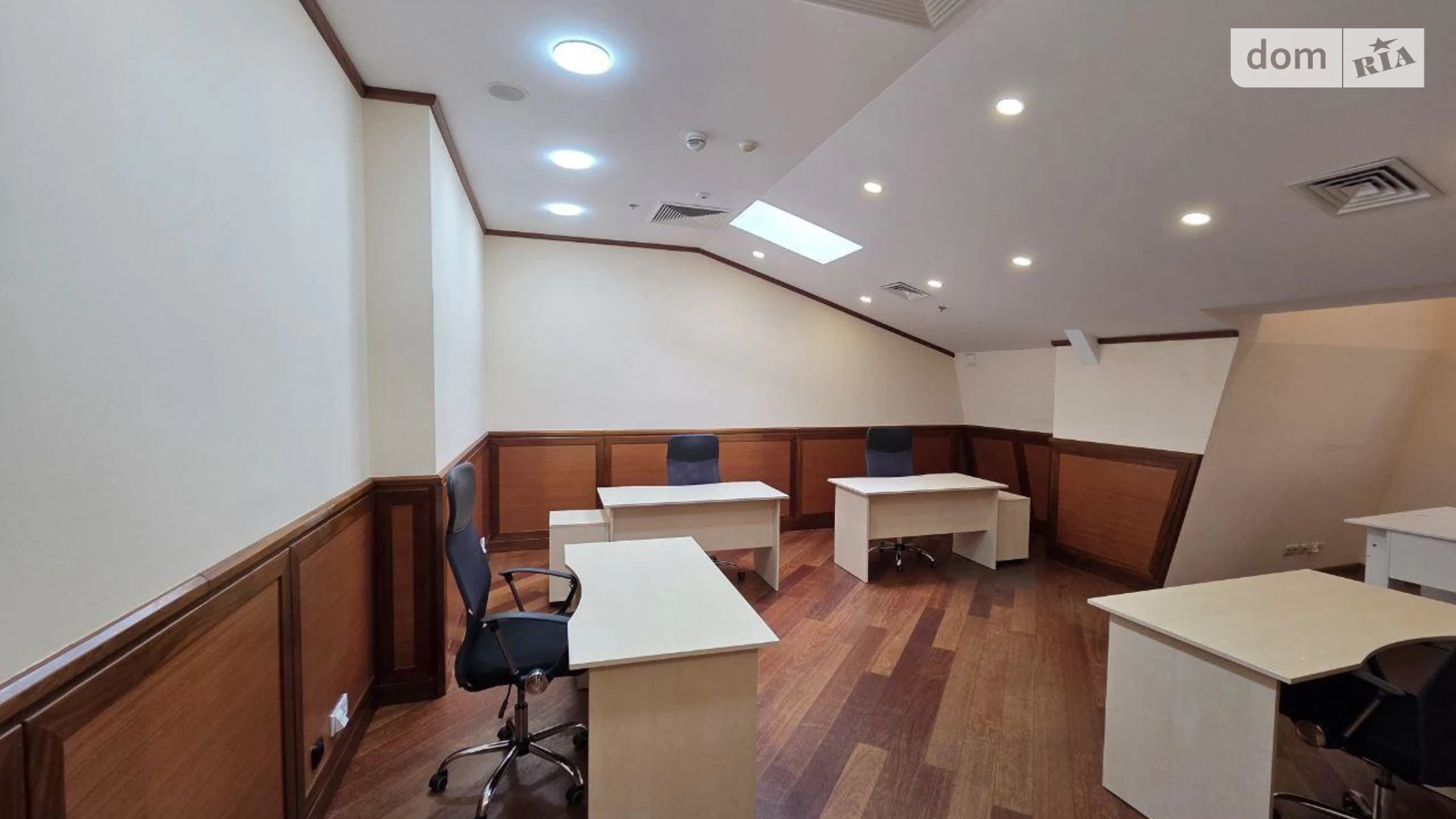 Сдается в аренду офис 180 кв. м в бизнес-центре, цена: 3200 $ - фото 2