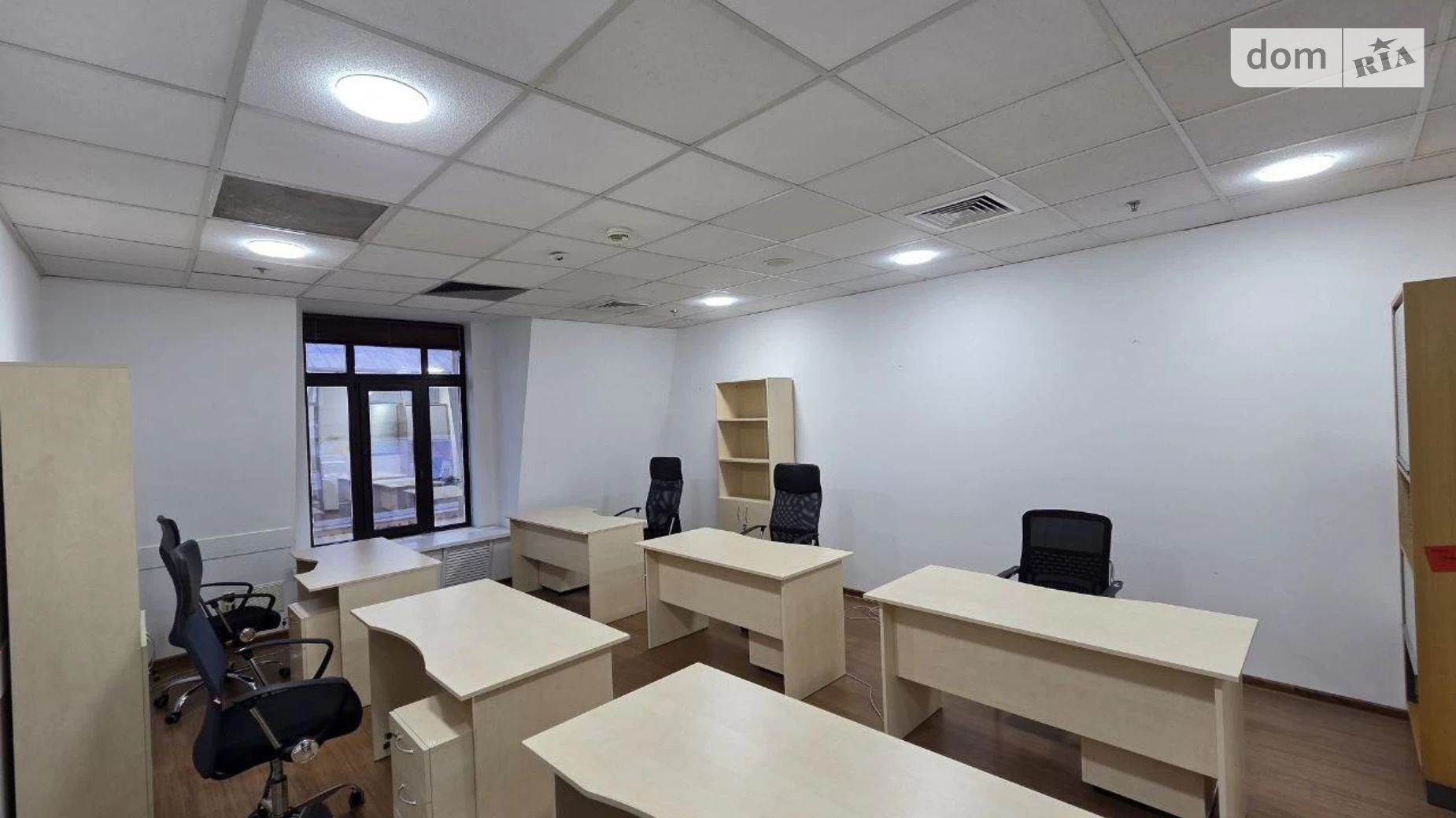 Сдается в аренду офис 230 кв. м в бизнес-центре, цена: 4000 $ - фото 3