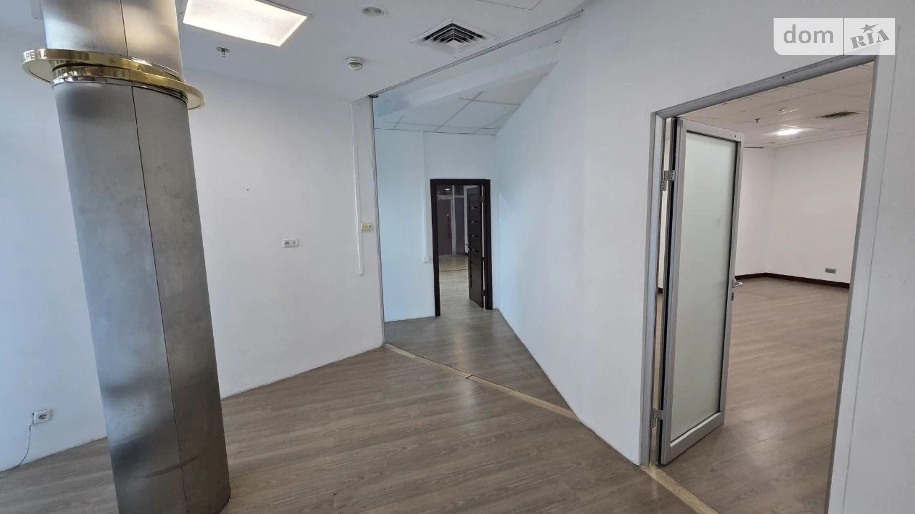 Сдается в аренду офис 160 кв. м в бизнес-центре, цена: 3000 $ - фото 4