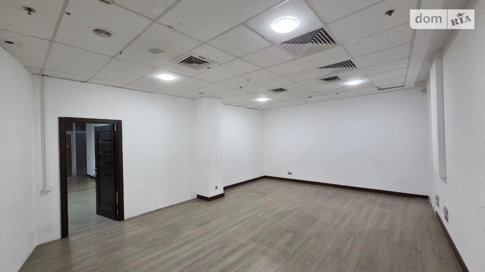 Сдается в аренду офис 160 кв. м в бизнес-центре, цена: 3000 $ - фото 5