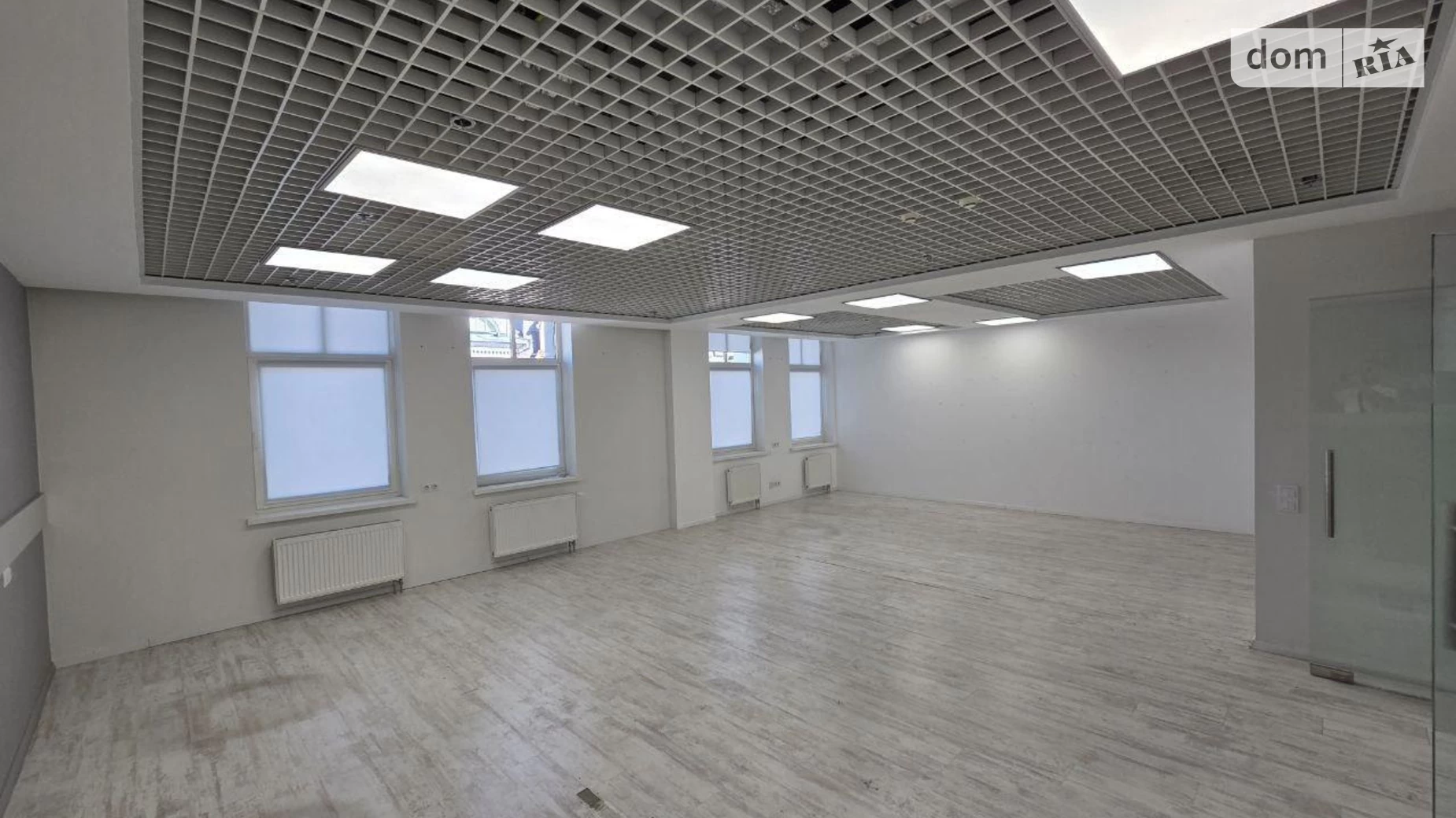 Сдается в аренду офис 740 кв. м в бизнес-центре, цена: 15600 $ - фото 4