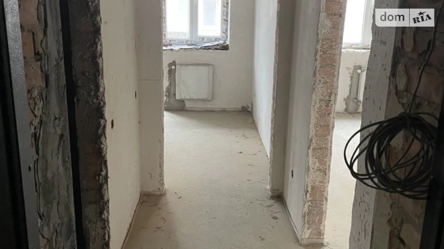 Продается 1-комнатная квартира 38 кв. м в Ровно, ул. Князя Острожского, 8А - фото 4