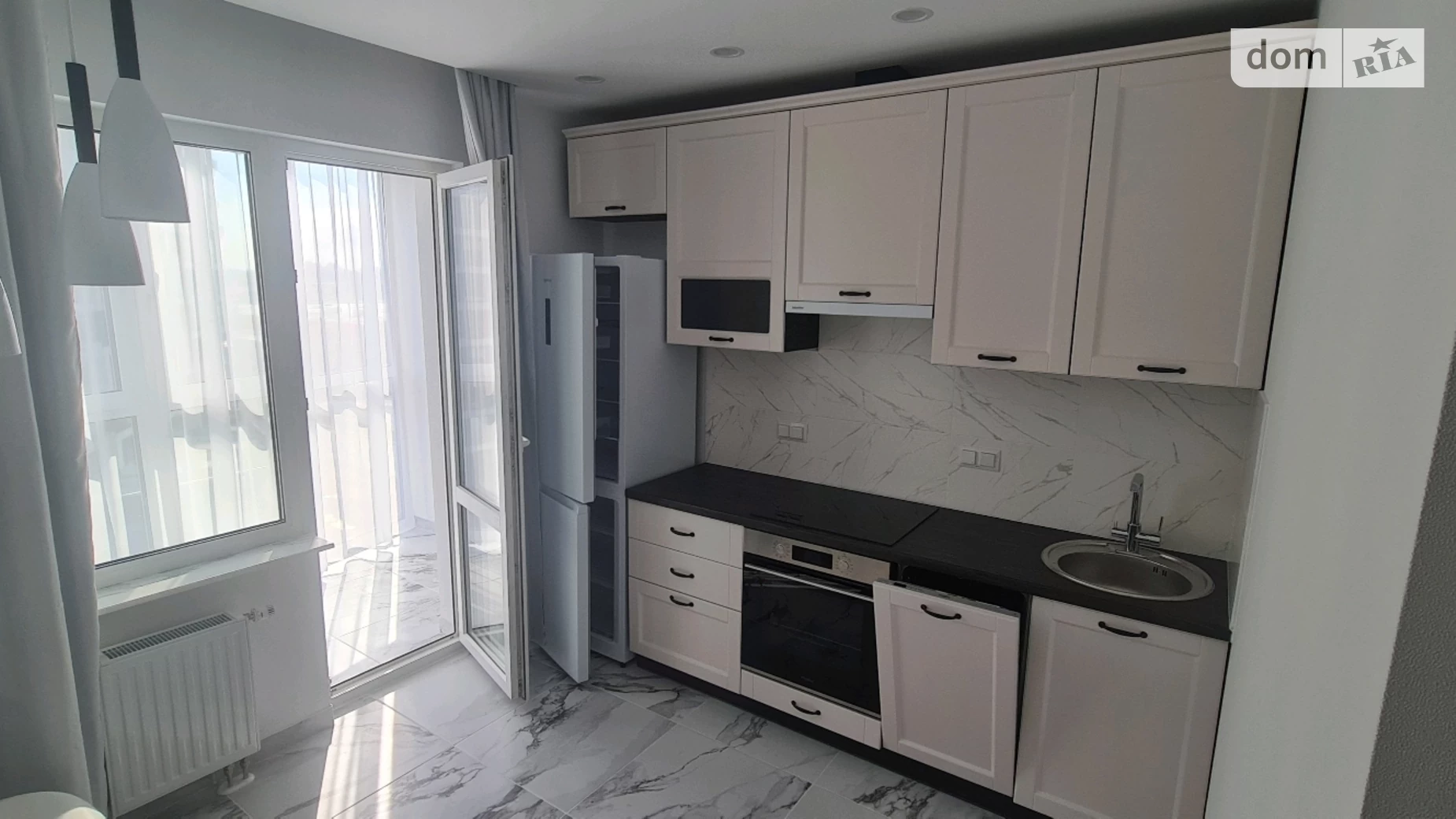 Продается 2-комнатная квартира 54 кв. м в Киеве, ул. Берковецкая, 6Б - фото 2