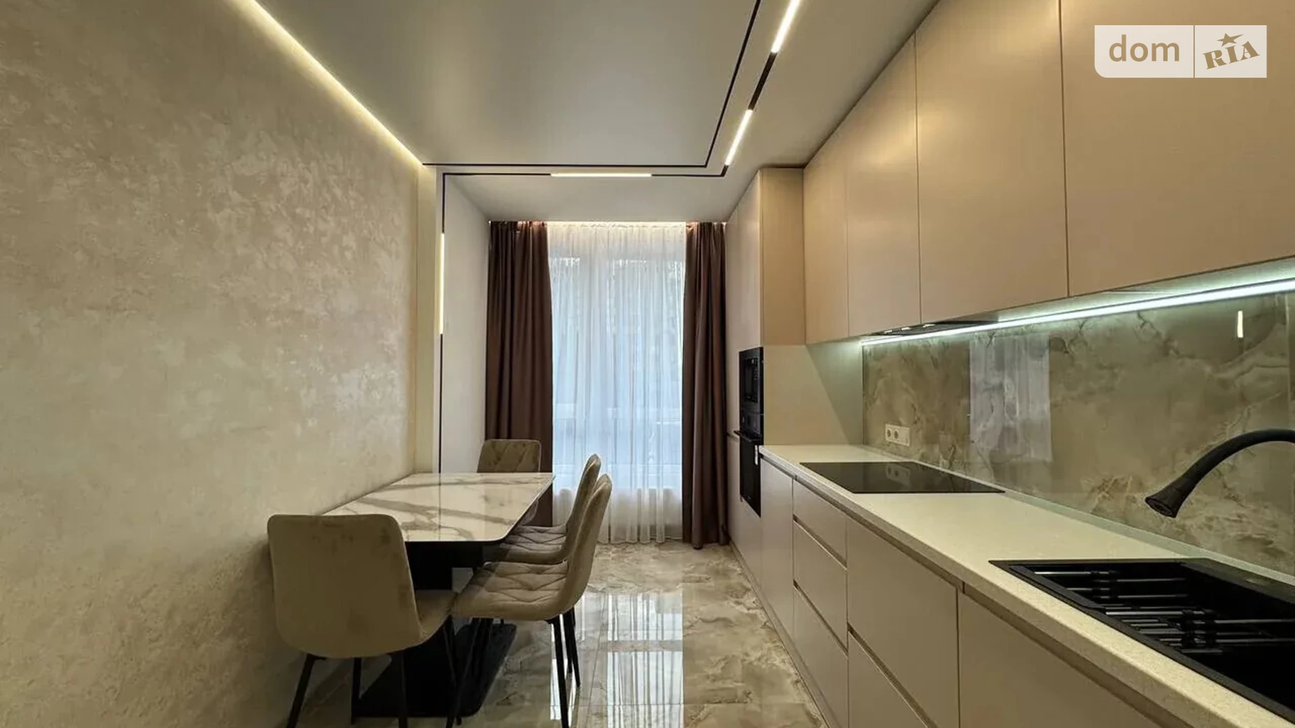 Продается 2-комнатная квартира 63 кв. м в Ивано-Франковске, бул. Южный - фото 2