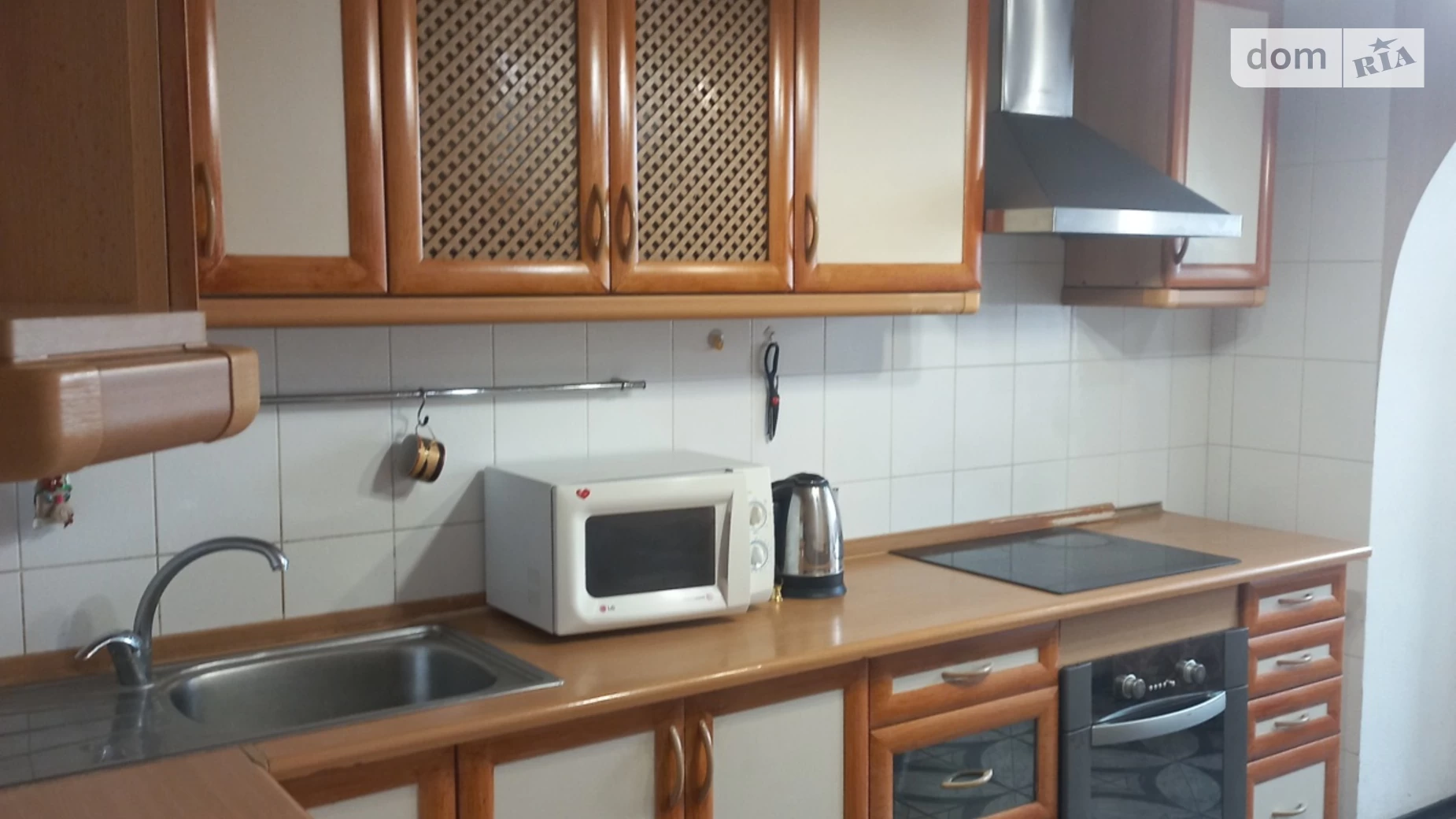 Продается 2-комнатная квартира 60 кв. м в Киеве, ул. Анны Ахматовой, 3А - фото 2