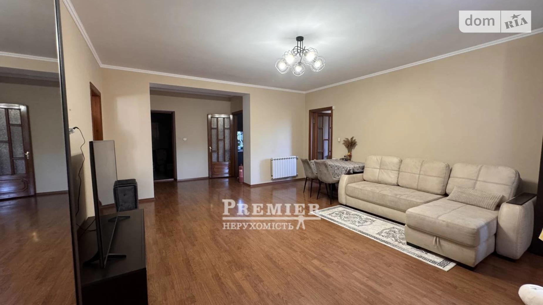 Продается дом на 3 этажа 301.3 кв. м с бассейном, цена: 210000 $ - фото 2