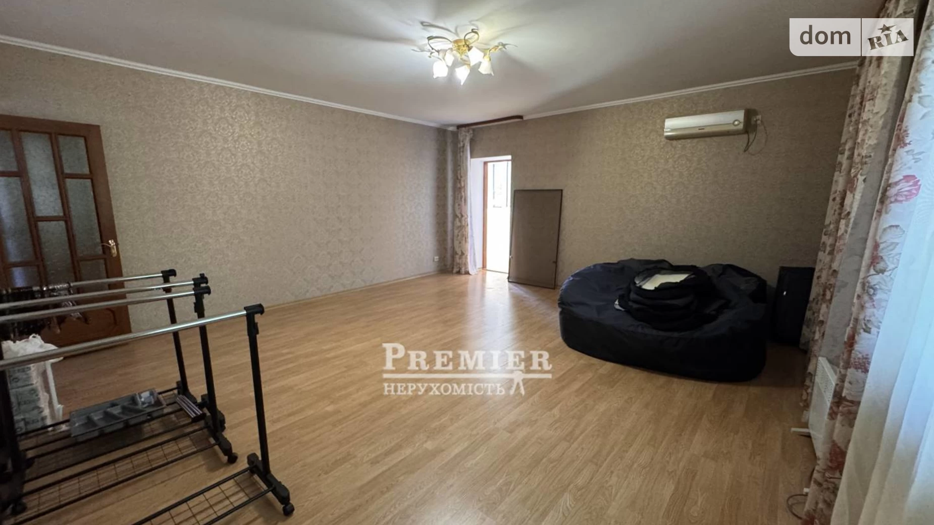 Продается дом на 3 этажа 301.3 кв. м с бассейном, цена: 210000 $ - фото 3