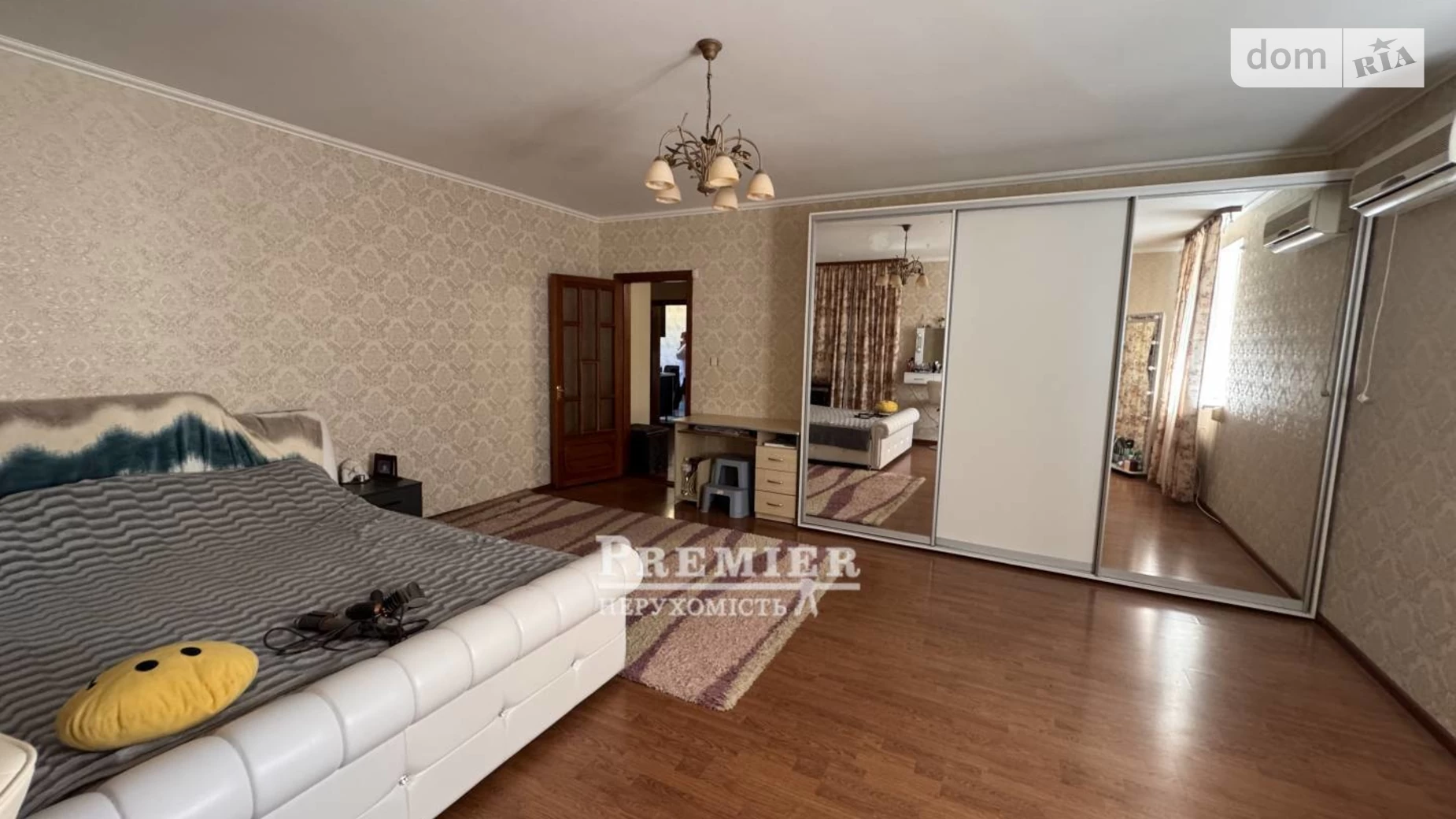Продается дом на 3 этажа 301.3 кв. м с бассейном, цена: 210000 $ - фото 4