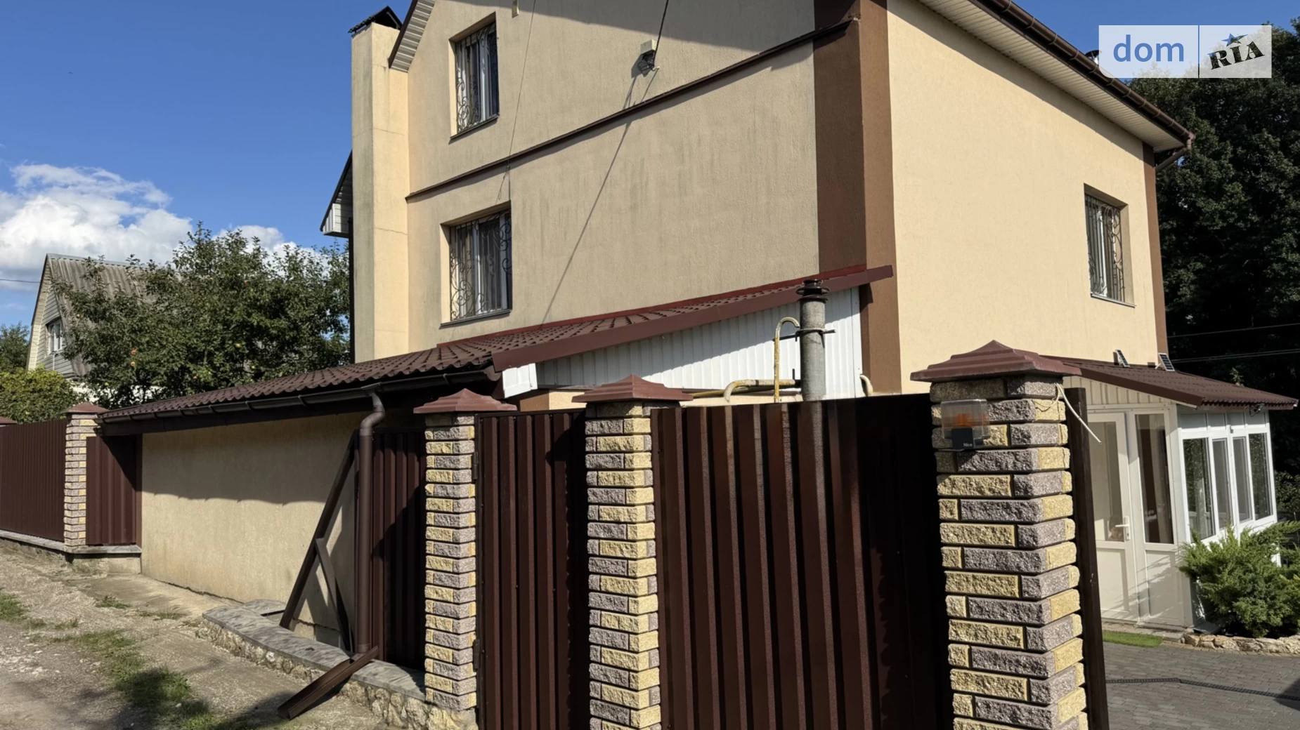Продается дом на 2 этажа 227 кв. м с камином, цена: 165000 $ - фото 2