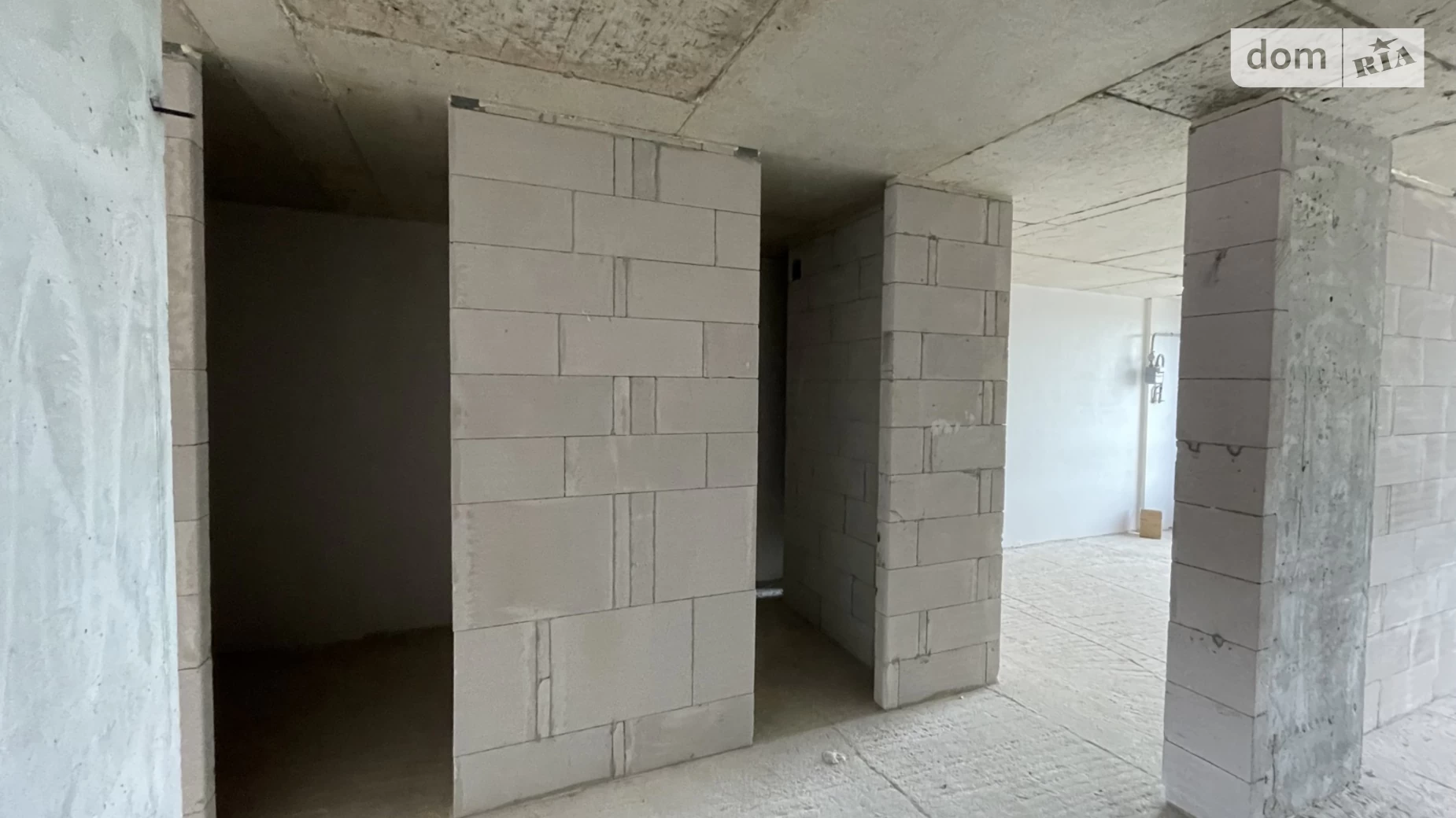 Продается 2-комнатная квартира 67 кв. м в Ивано-Франковске, ул. Химиков - фото 2