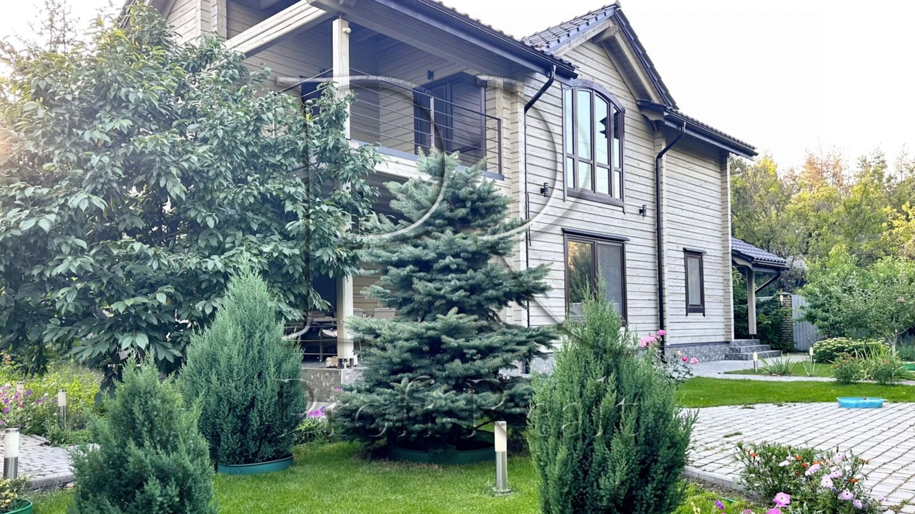 Продается дом на 2 этажа 141.2 кв. м с подвалом, цена: 194000 € - фото 2