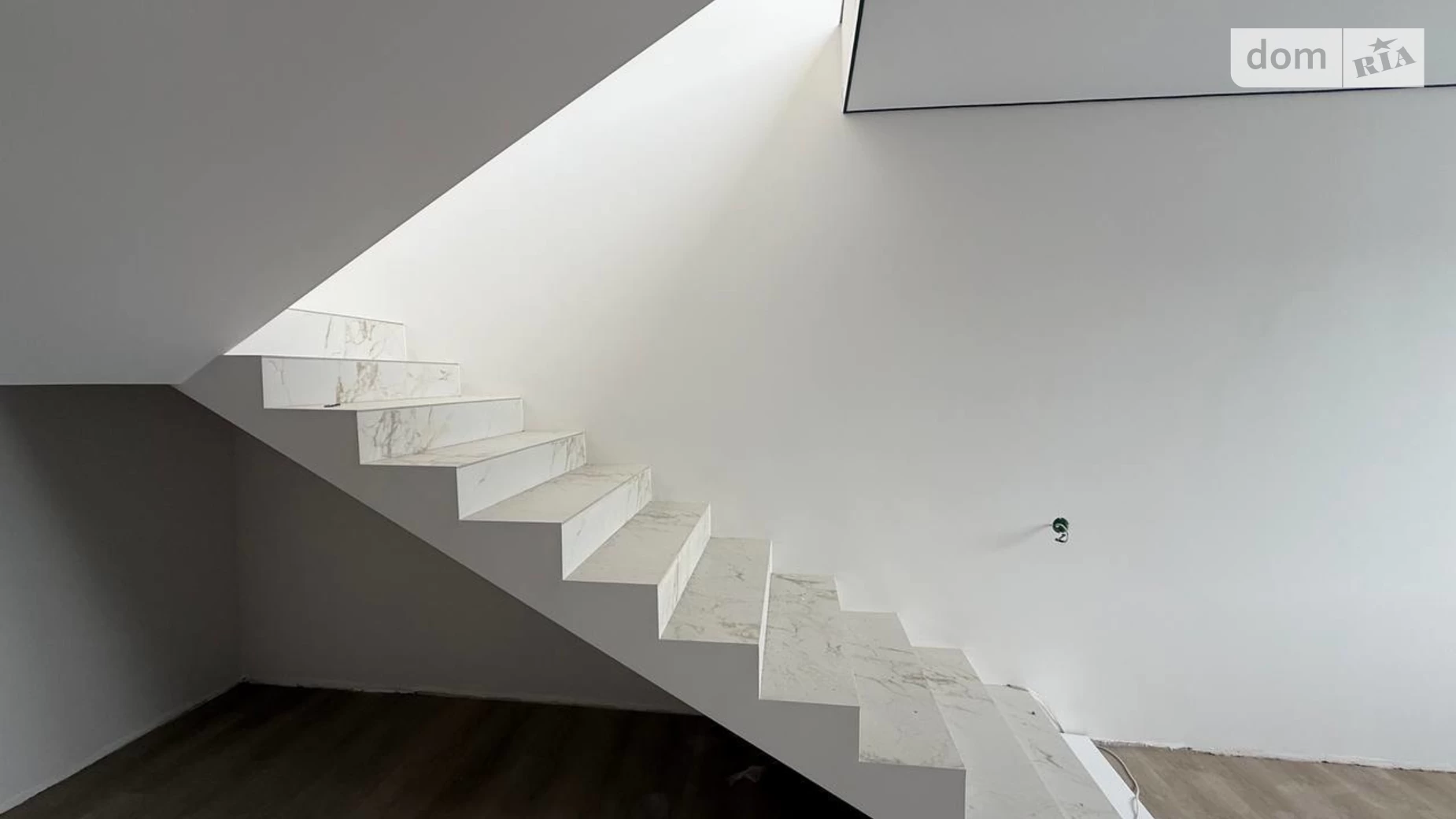 Продается 2-комнатная квартира 108 кв. м в Ивано-Франковске, ул. Княгинин - фото 3