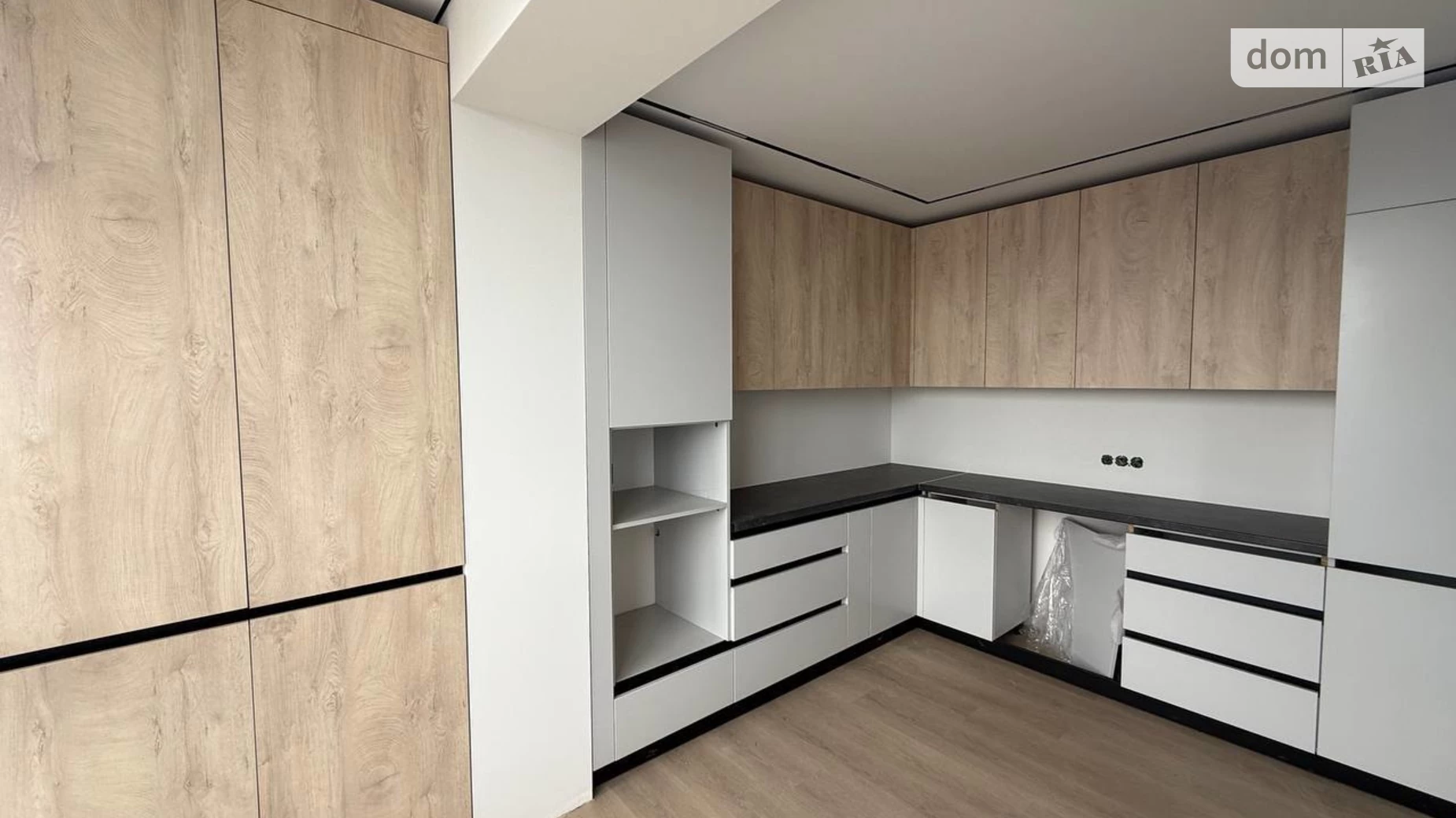 Продается 2-комнатная квартира 108 кв. м в Ивано-Франковске, ул. Княгинин - фото 2