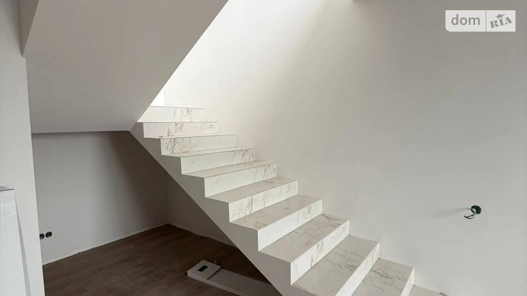 Продается 2-комнатная квартира 108 кв. м в Ивано-Франковске, ул. Княгинин - фото 5