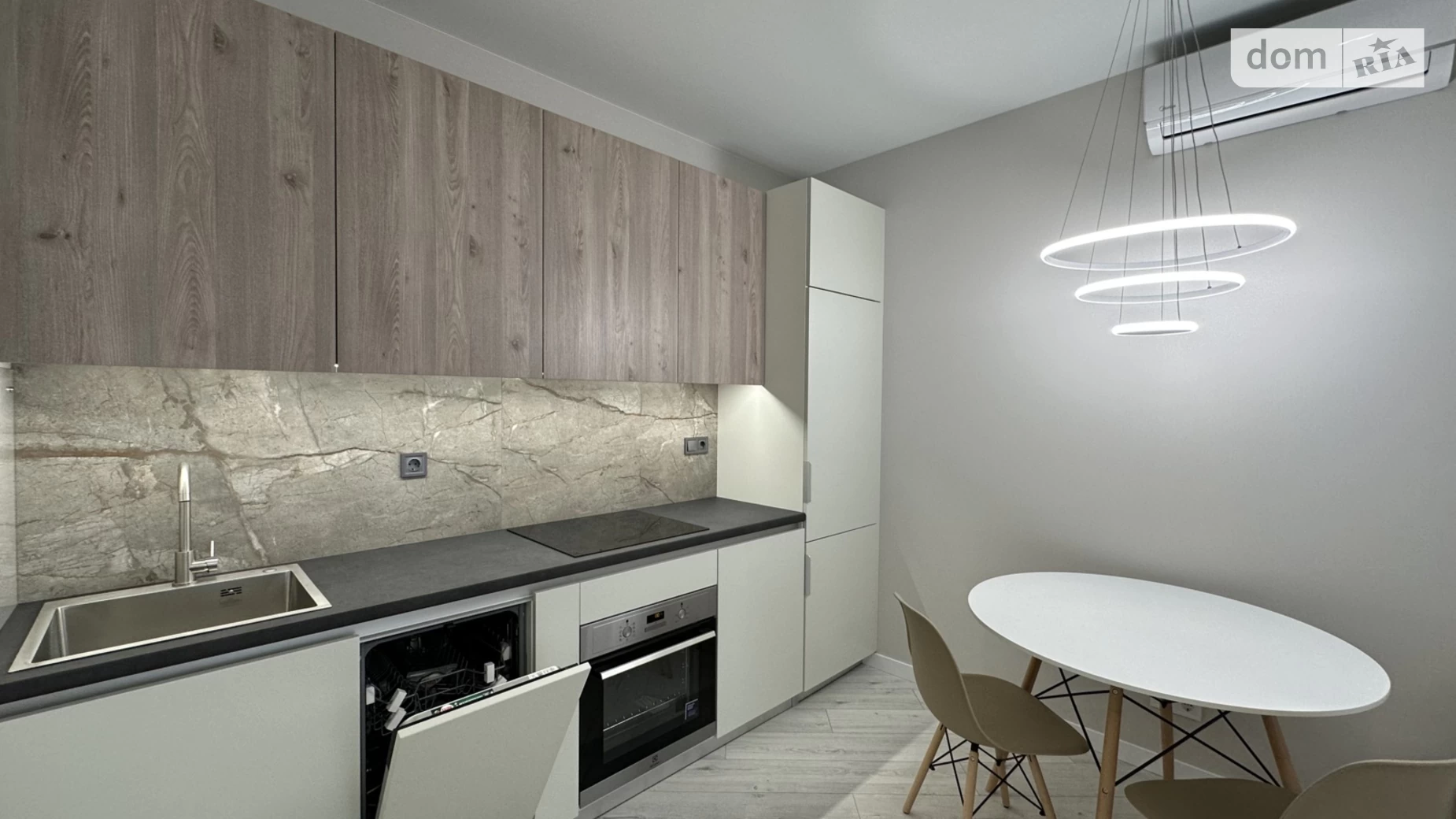 Продается 1-комнатная квартира 41 кв. м в Одессе, ул. Краснова, 3 корпус 61 - фото 2