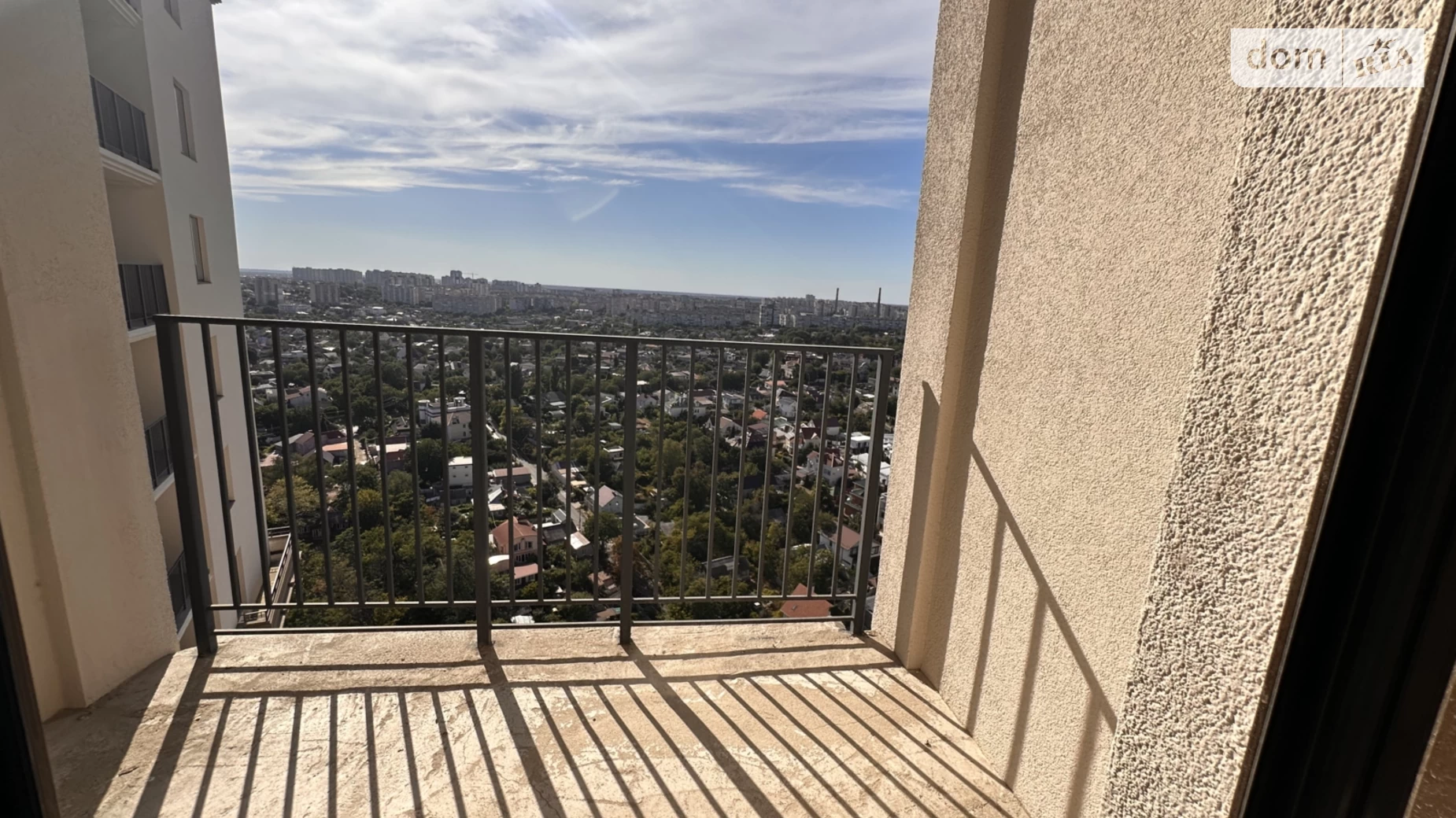 Продается 2-комнатная квартира 76 кв. м в Одессе, ул. Дача Ковалевского, 5Б - фото 2