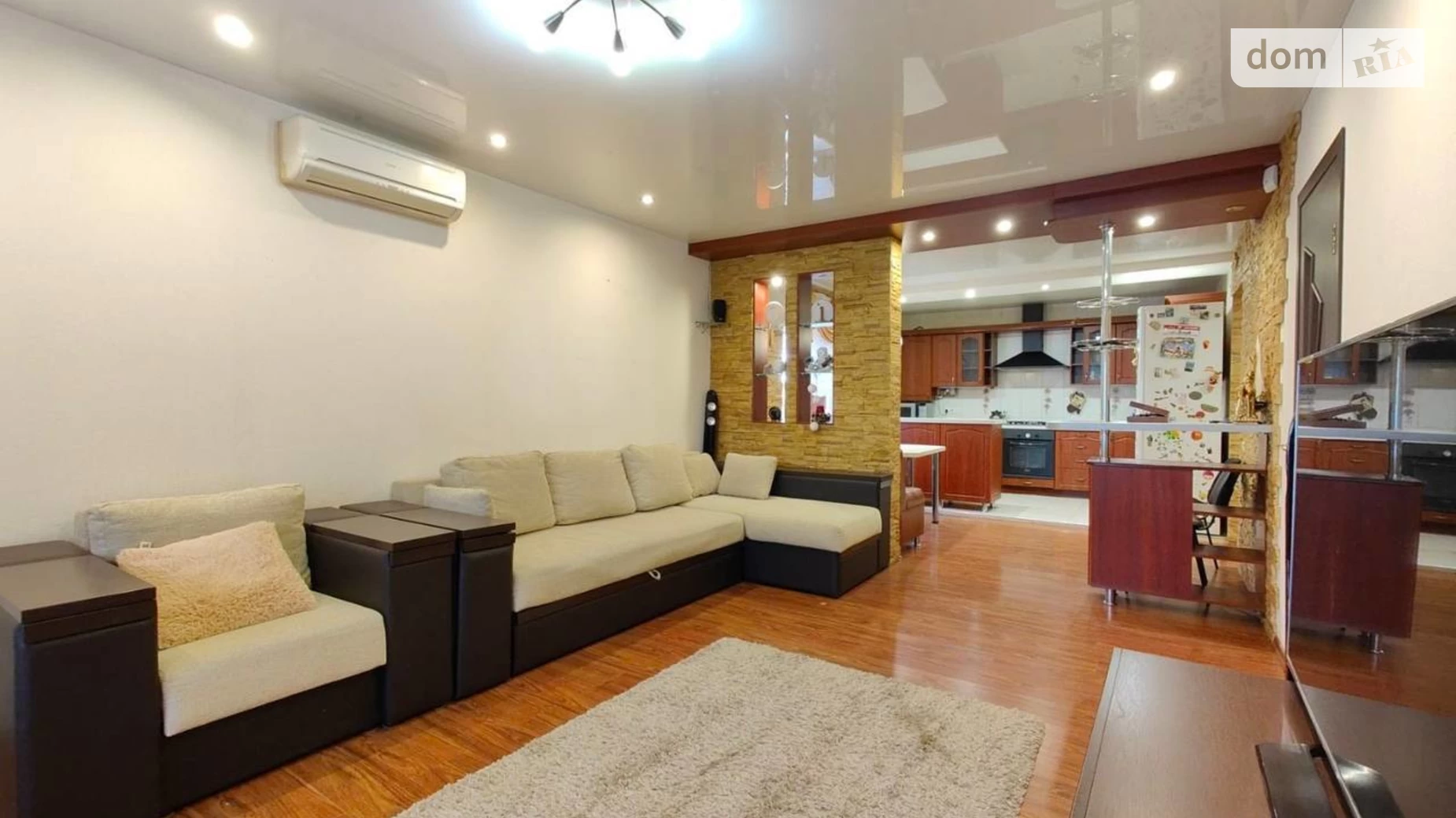 Продается дом на 2 этажа 140 кв. м с бассейном, цена: 130000 $ - фото 3