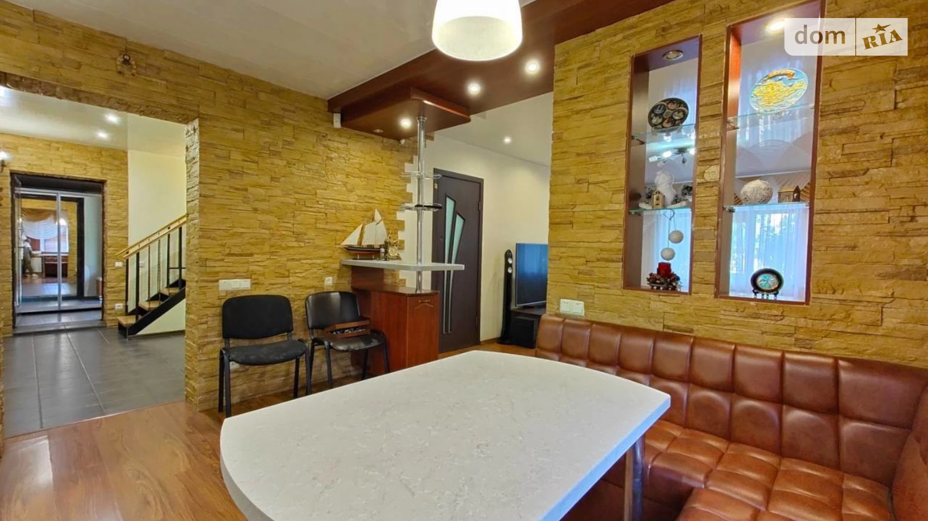 Продается дом на 2 этажа 140 кв. м с бассейном, цена: 130000 $ - фото 4