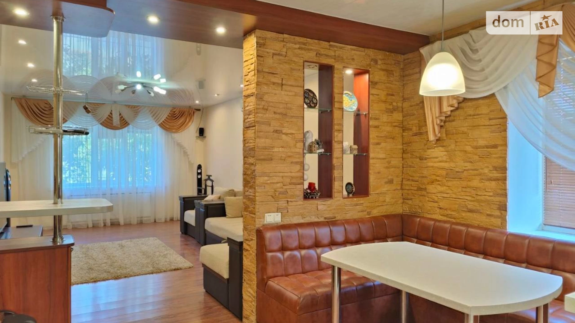 Продается дом на 2 этажа 140 кв. м с бассейном, цена: 130000 $ - фото 5