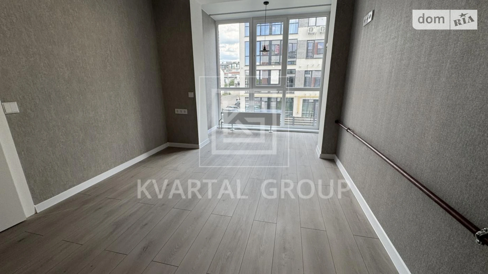 Продается 1-комнатная квартира 39.2 кв. м в Гостомеле, ул. Молодежная, 11/7 - фото 2