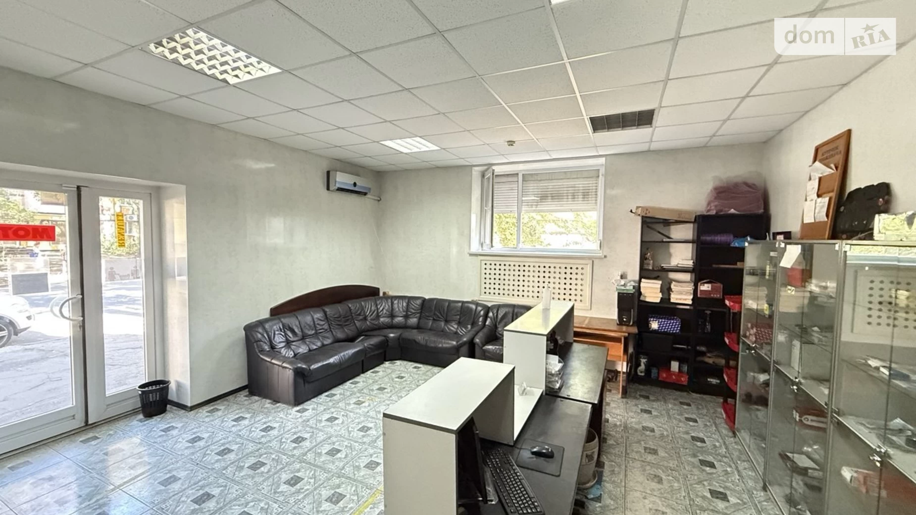 Продается офис 45 кв. м в бизнес-центре, цена: 70000 $ - фото 2