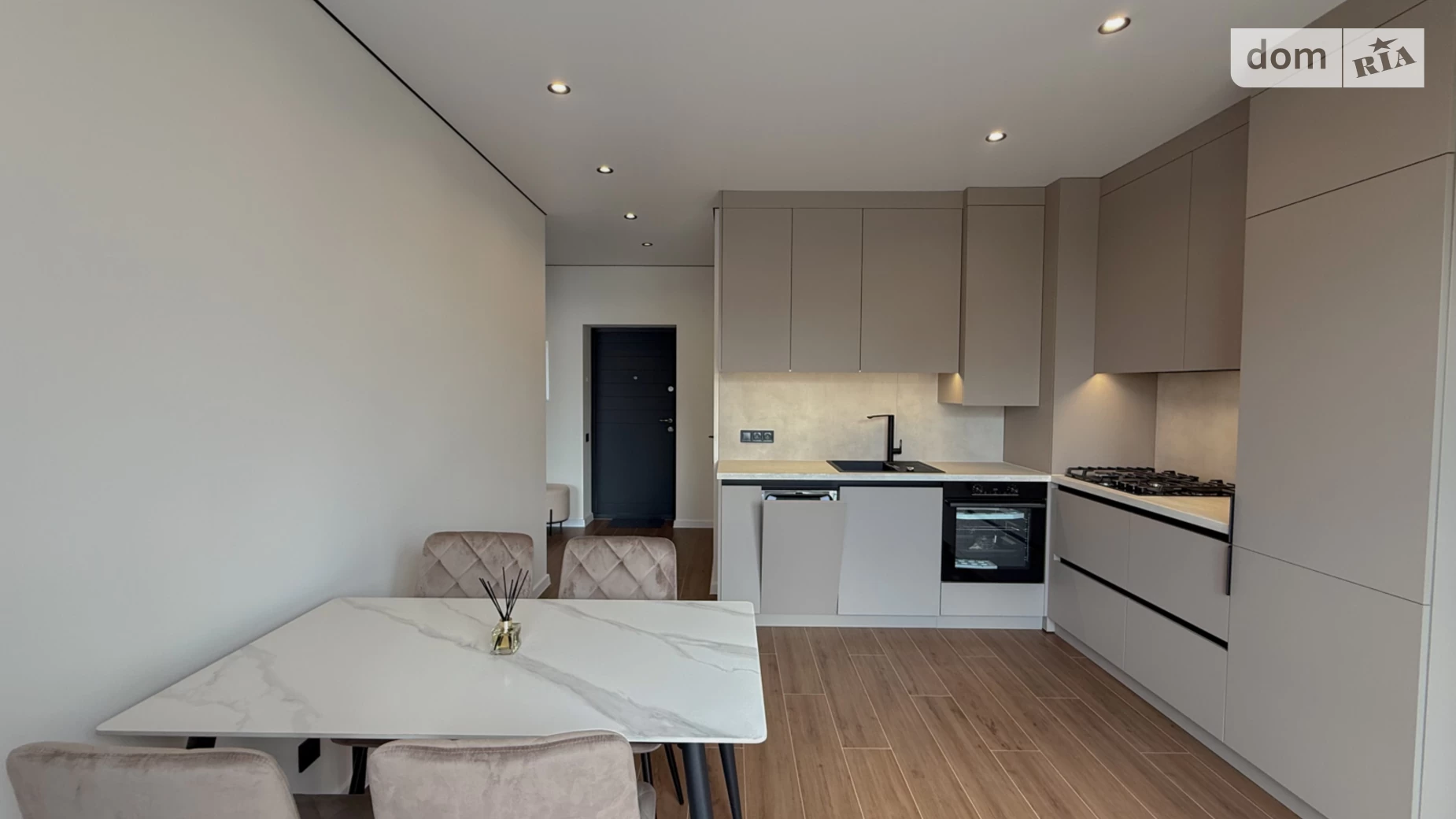 Продается 1-комнатная квартира 42 кв. м в Ровно, ул. Николая Боголюбова, 5 - фото 2