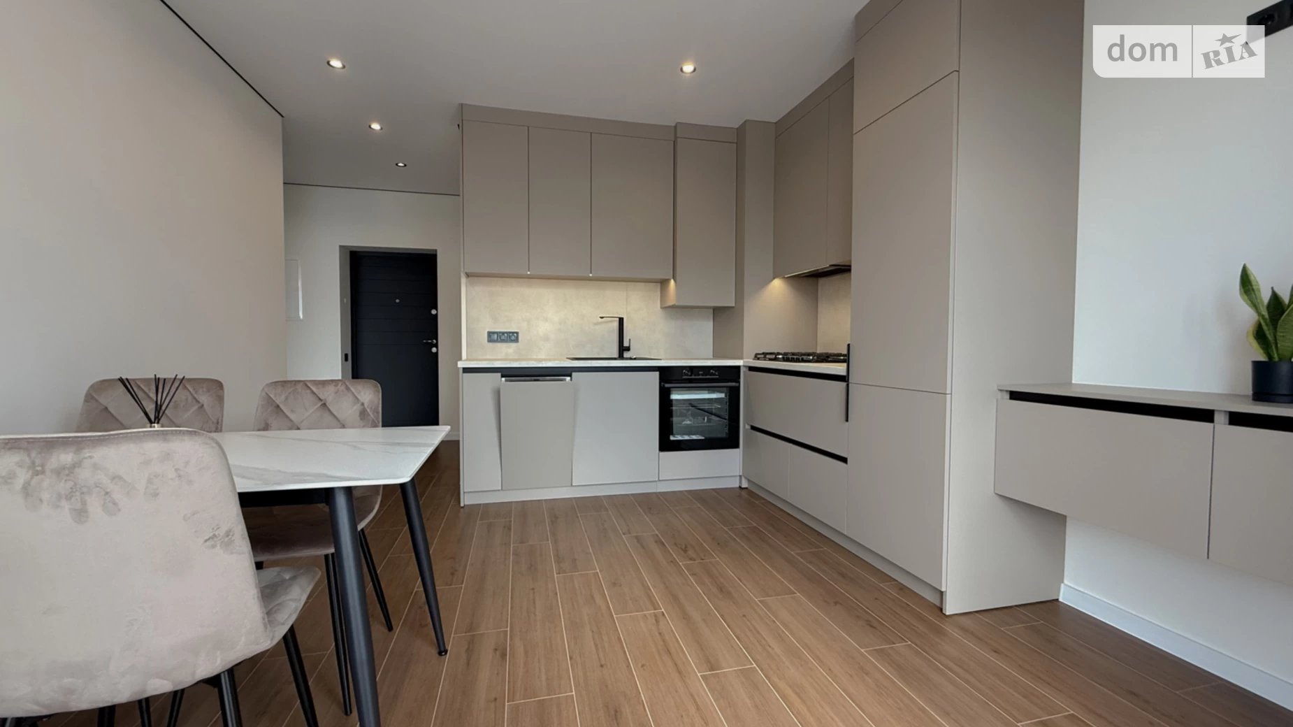 Продается 1-комнатная квартира 42 кв. м в Ровно, ул. Николая Боголюбова, 5 - фото 3