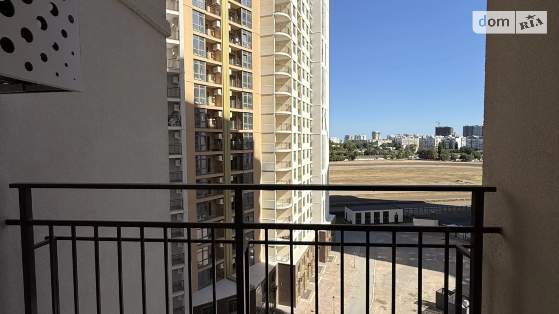 Продается 1-комнатная квартира 42 кв. м в Одессе, ул. Краснова, 1В - фото 3