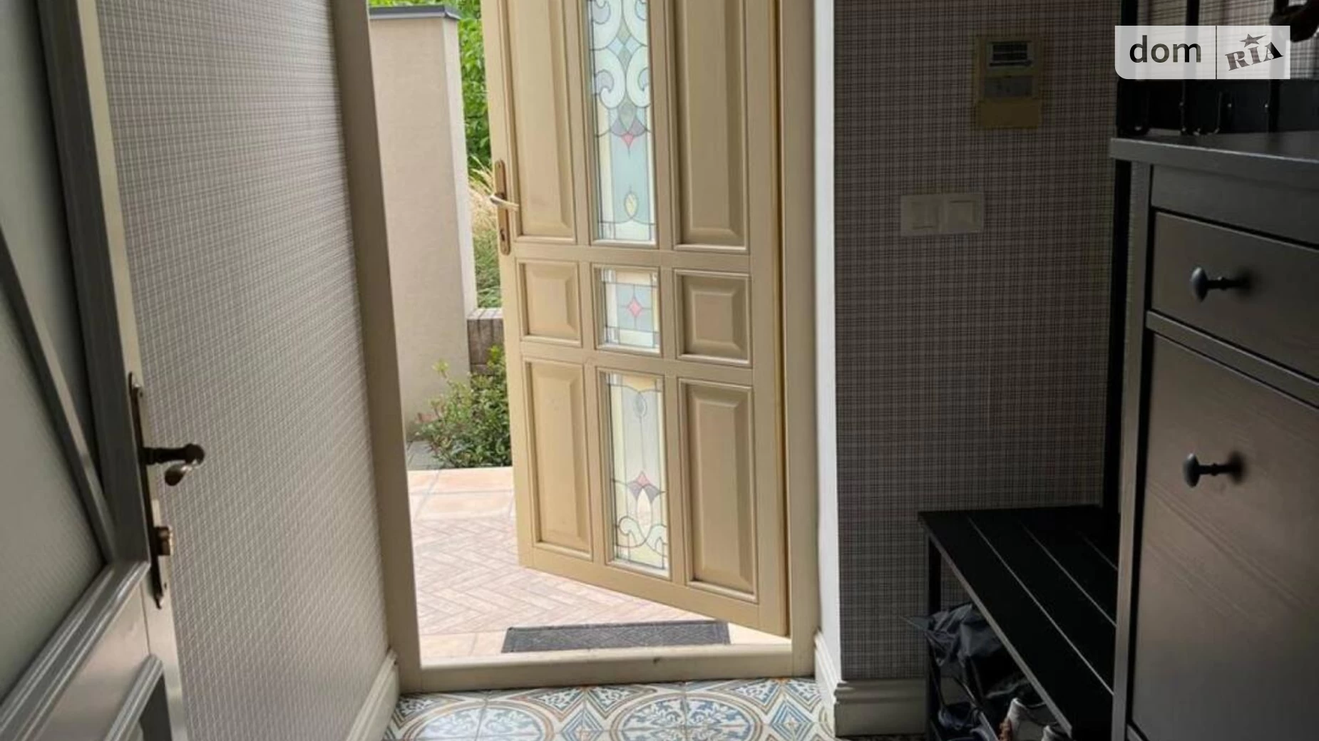 Продается дом на 2 этажа 227.6 кв. м с террасой, цена: 450000 $ - фото 2
