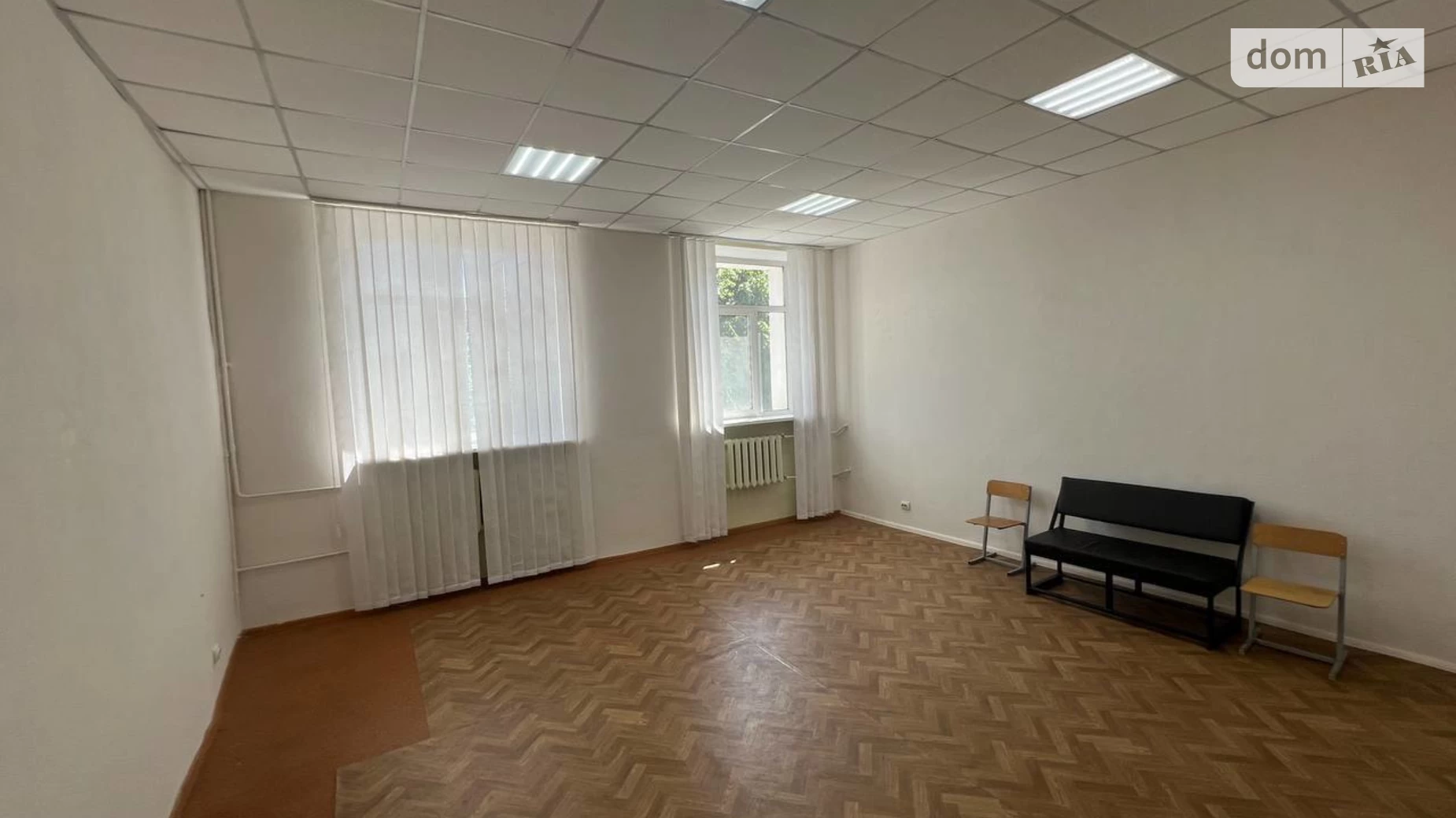 Сдается в аренду офис 35 кв. м в бизнес-центре, цена: 13475 грн - фото 2