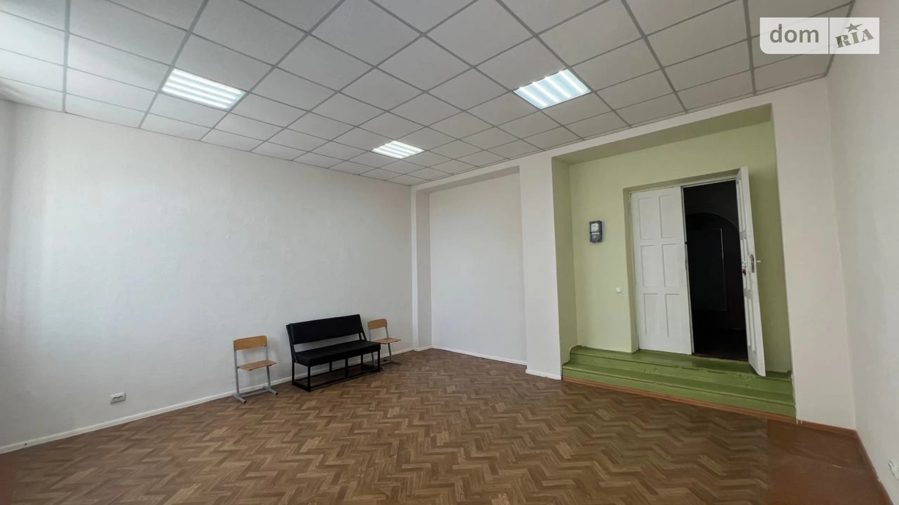 Сдается в аренду офис 35 кв. м в бизнес-центре, цена: 13475 грн - фото 4