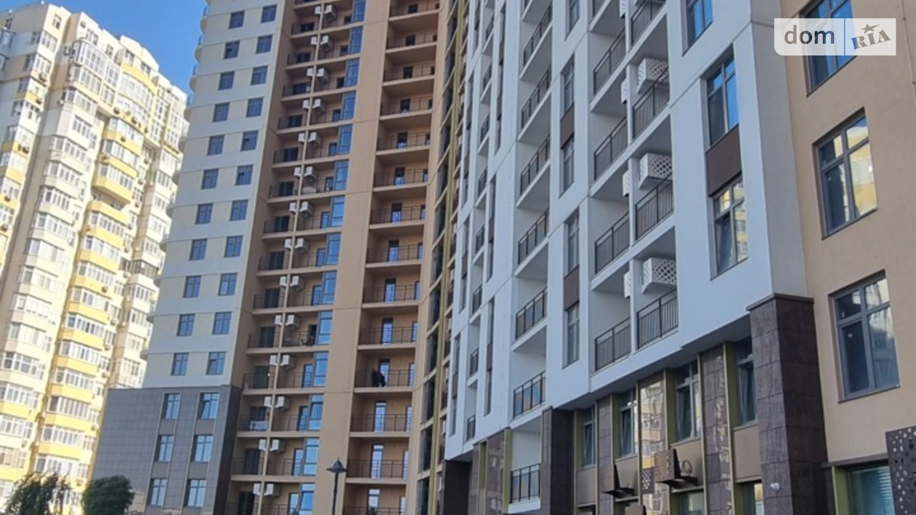 Продается 2-комнатная квартира 64.3 кв. м в Одессе, ул. Краснова, 1А - фото 2