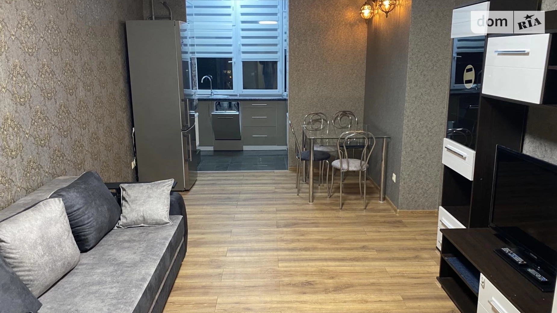 Продается 2-комнатная квартира 76 кв. м в Хмельницком, ул. Зализняка Максима, 1А - фото 2