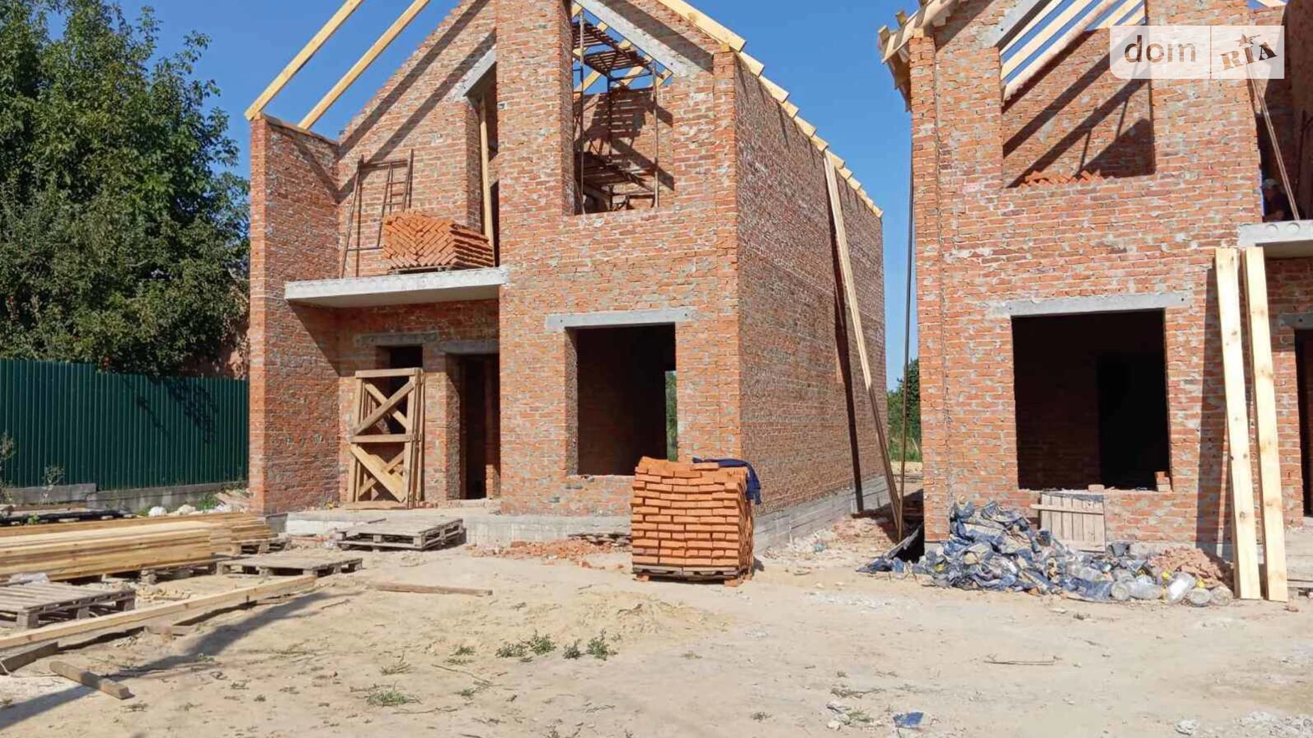 Продается дом на 2 этажа 120 кв. м с камином, цена: 95000 $ - фото 2