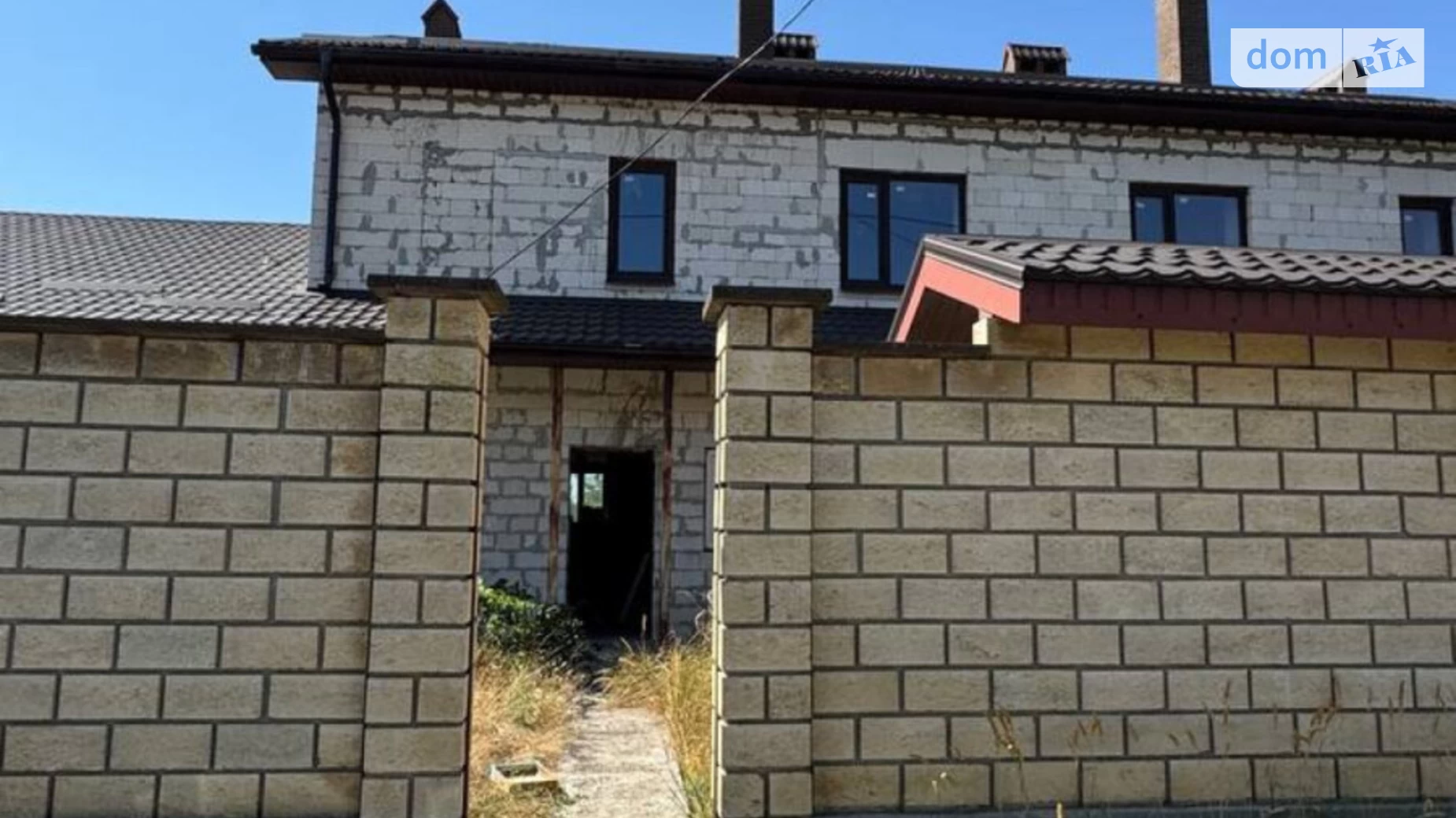 Продается дом на 2 этажа 320 кв. м с бассейном, цена: 130000 $ - фото 2