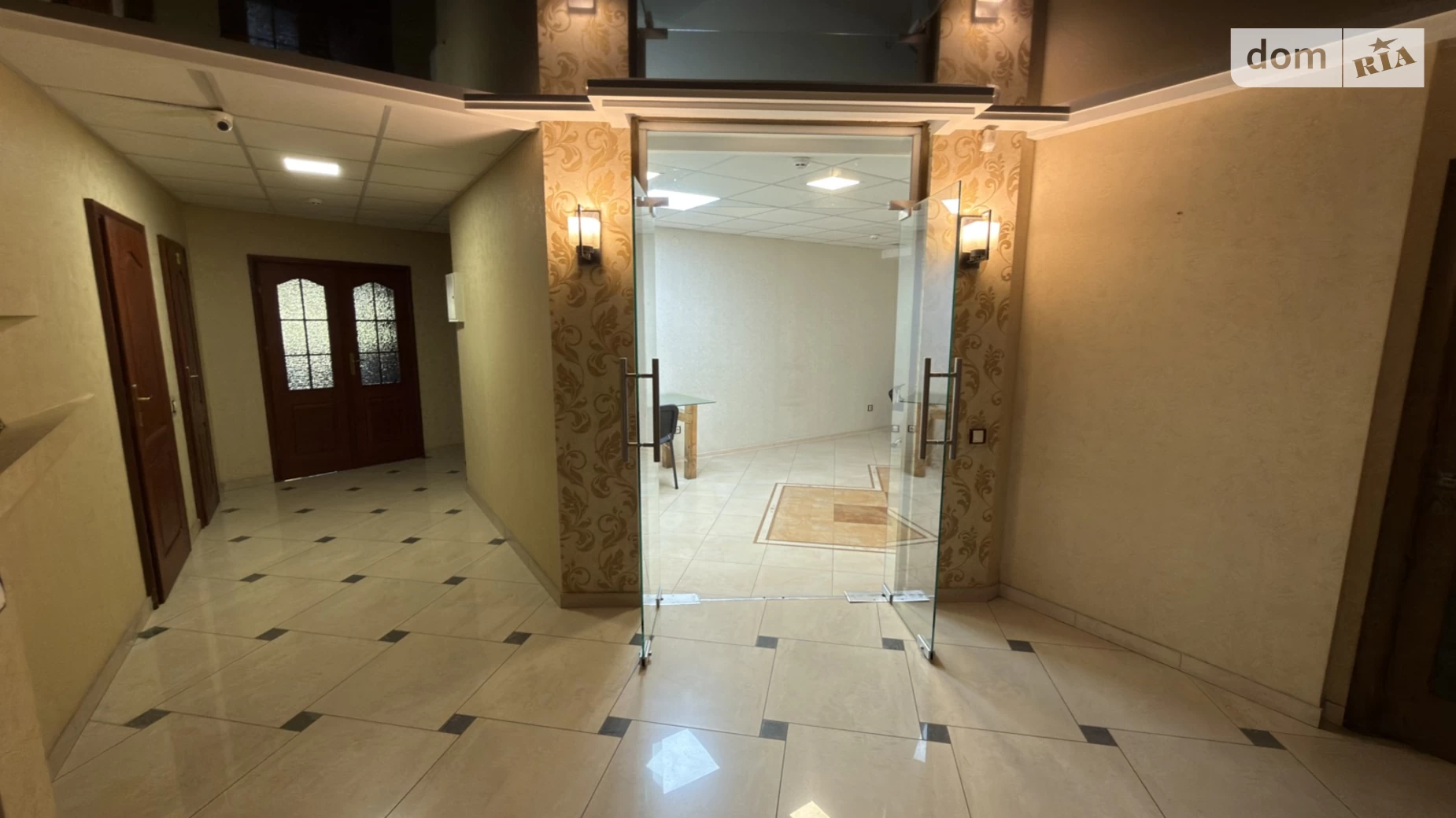 Сдается в аренду офис 15 кв. м в бизнес-центре, цена: 5000 грн - фото 2
