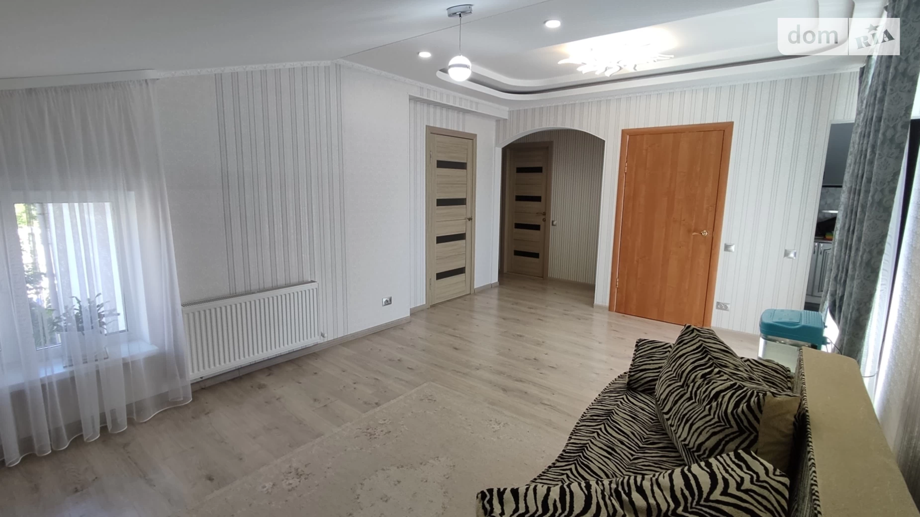 Продается дом на 2 этажа 180 кв. м с участком, цена: 120000 $ - фото 2