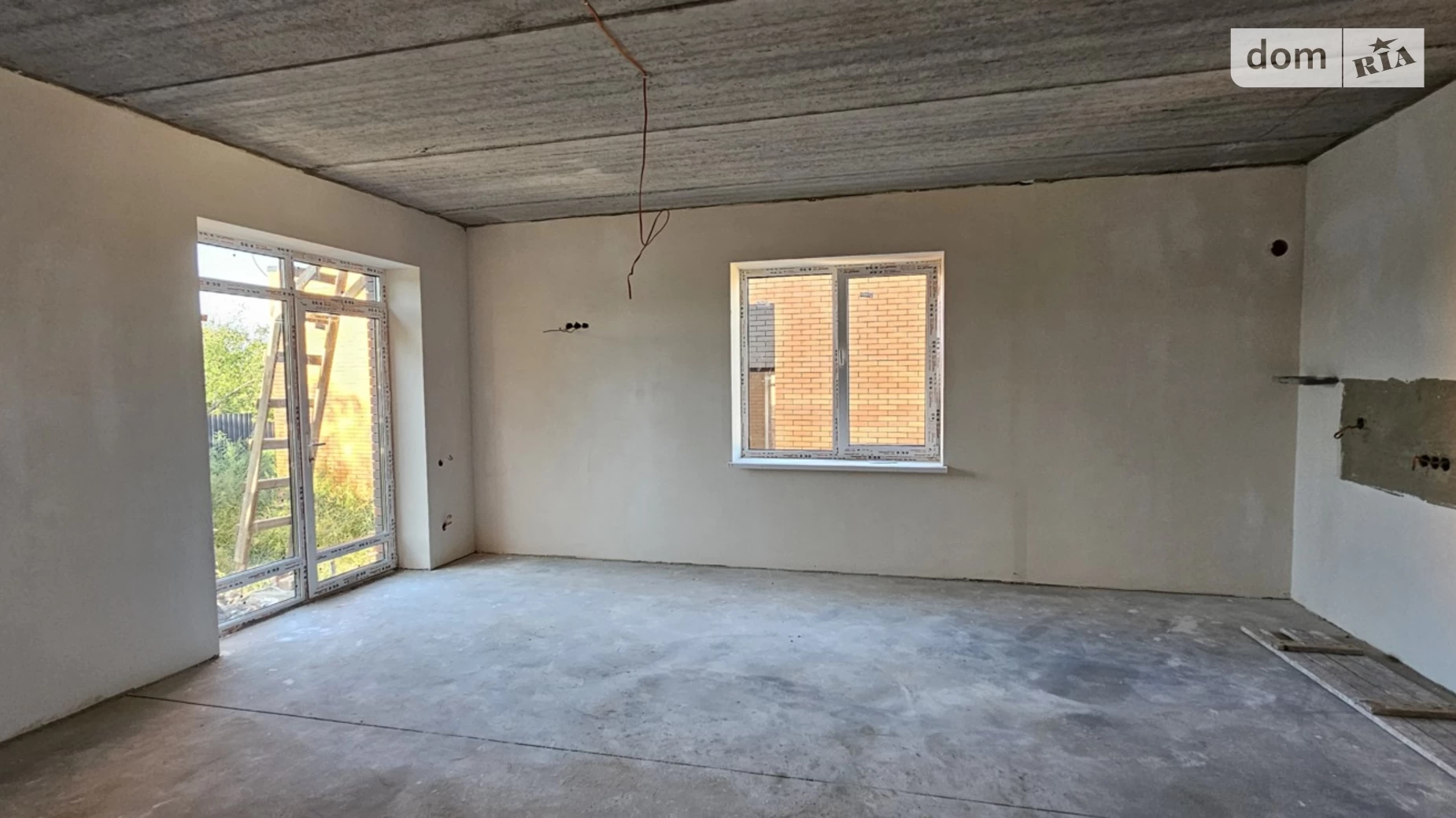 Продается дом на 2 этажа 107 кв. м с бассейном, цена: 82000 $ - фото 3