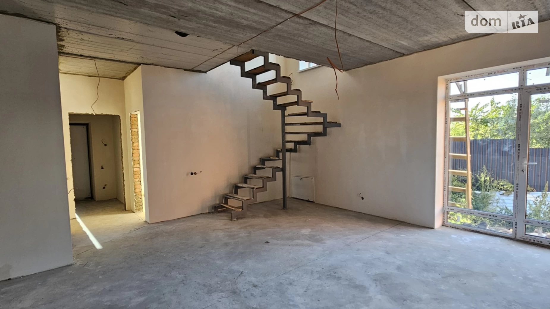 Продается дом на 2 этажа 107 кв. м с бассейном, цена: 82000 $ - фото 5