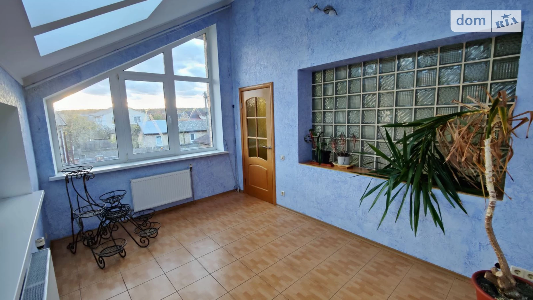 Продается дом на 2 этажа 234 кв. м с гаражом, цена: 175000 $ - фото 2